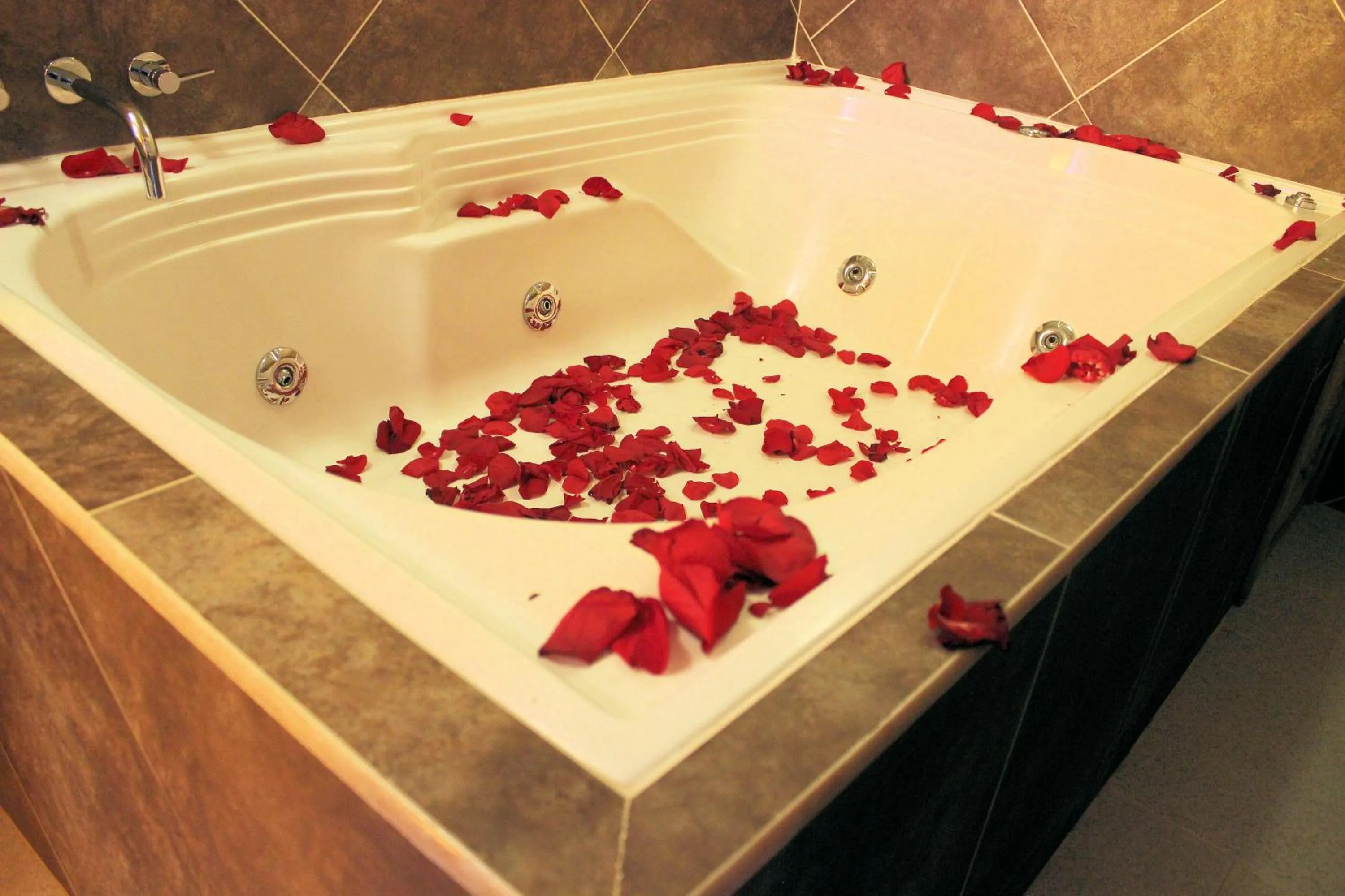 Hot Tub in Hotel Spa Casa de Adobe Villa de Leyva