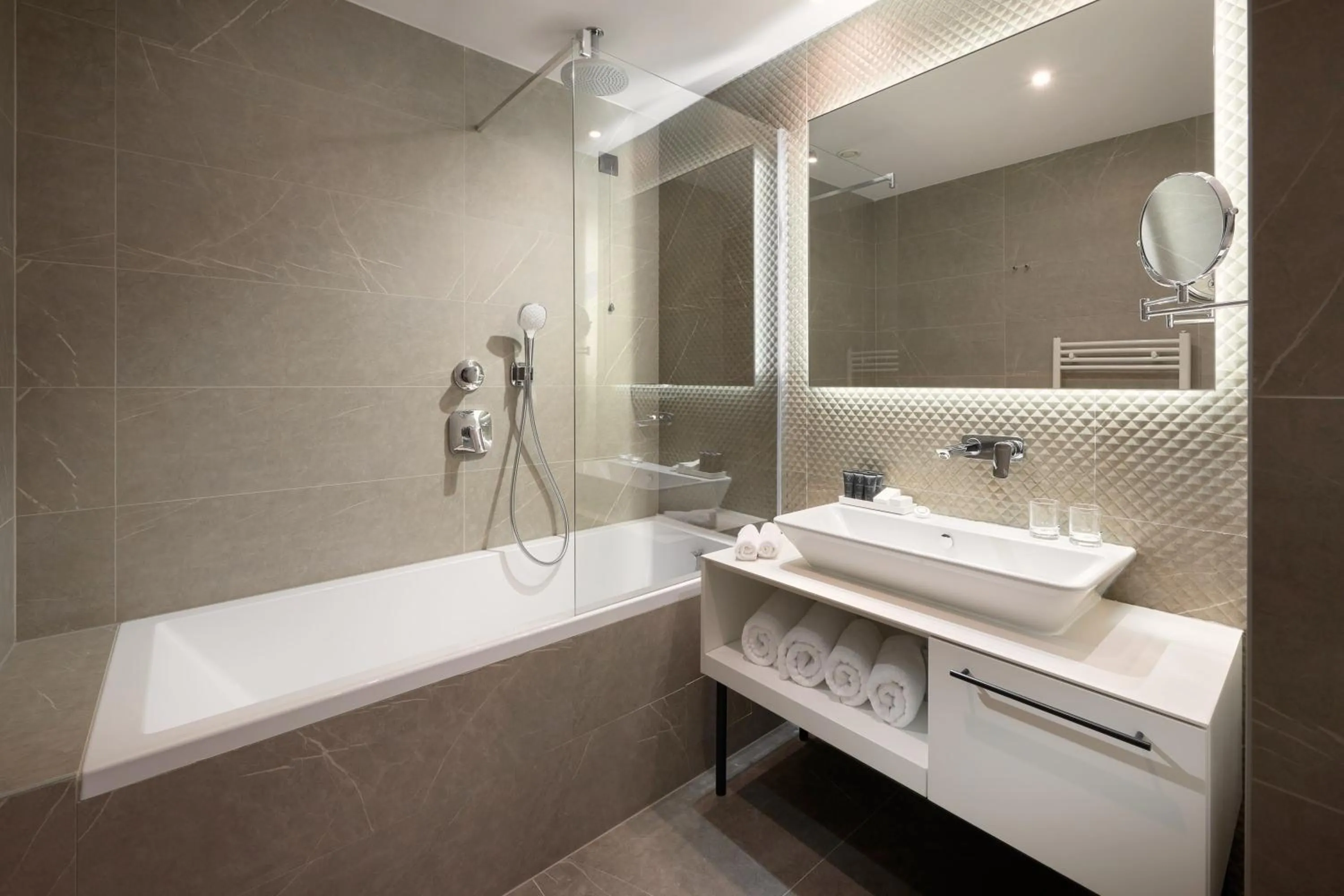Bathroom in Amphora Hotel
