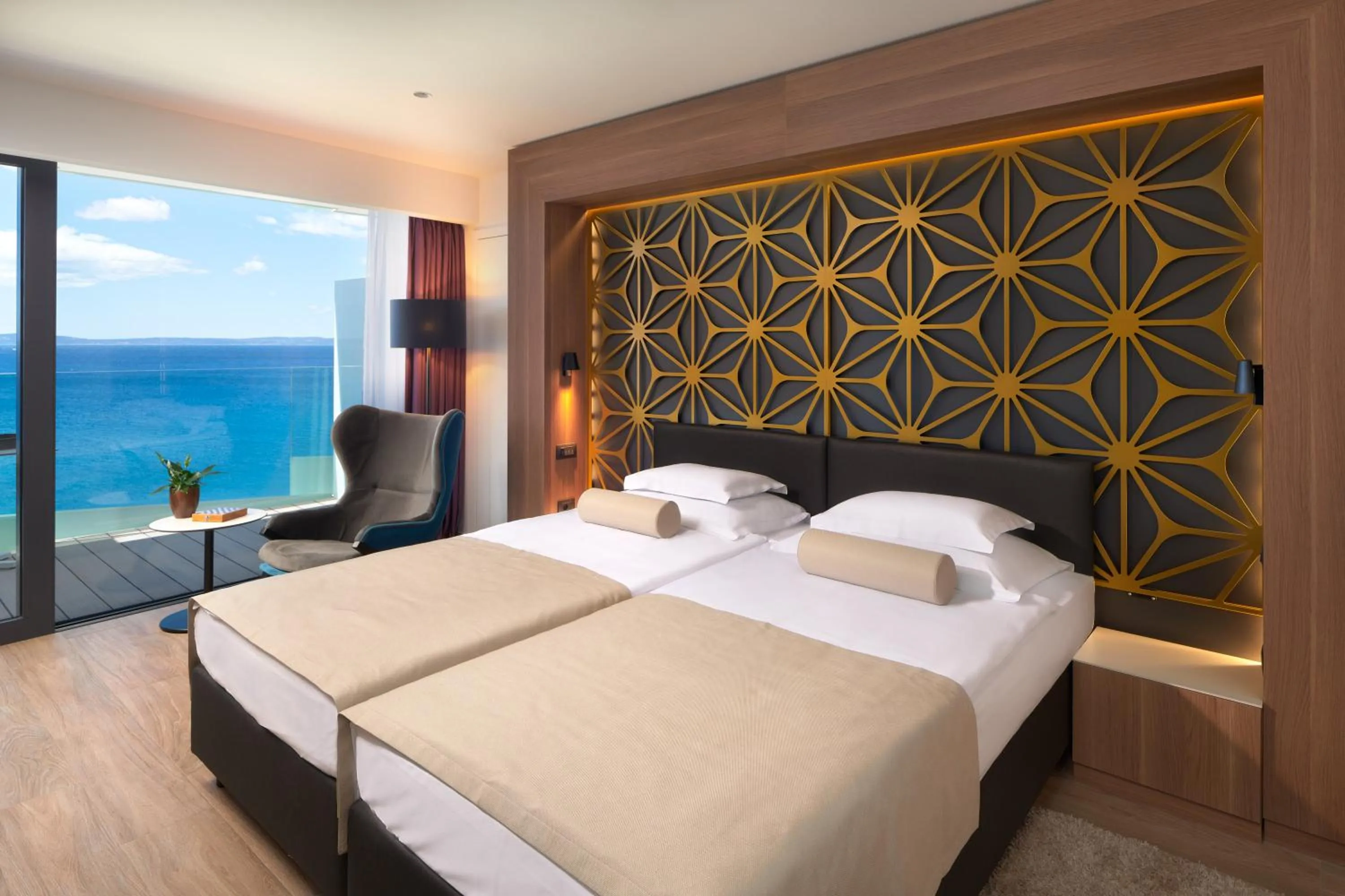 Bedroom, Bed in Amphora Hotel