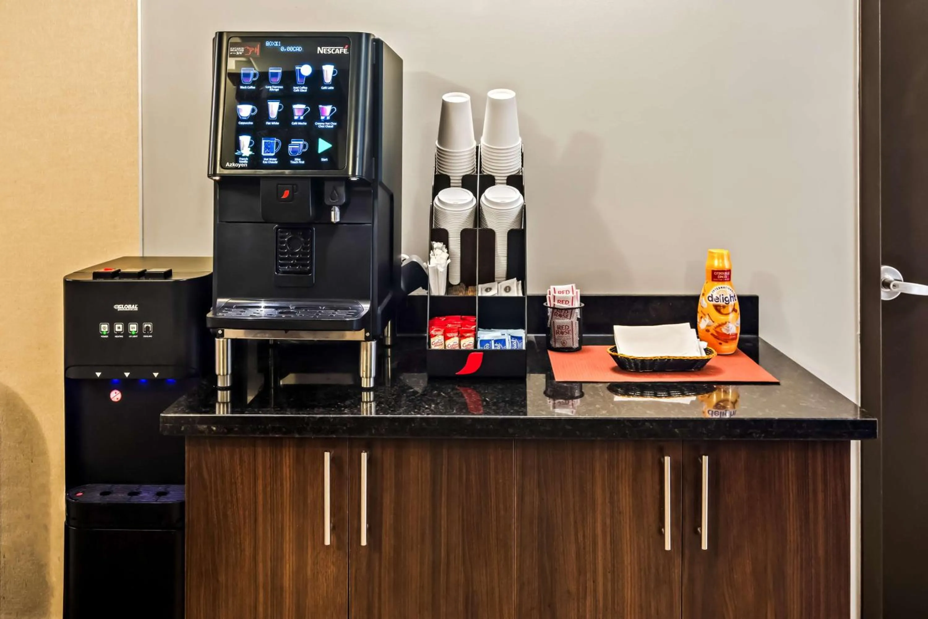 Breakfast in Best Western Plus Pitt Meadows Inn & Suites