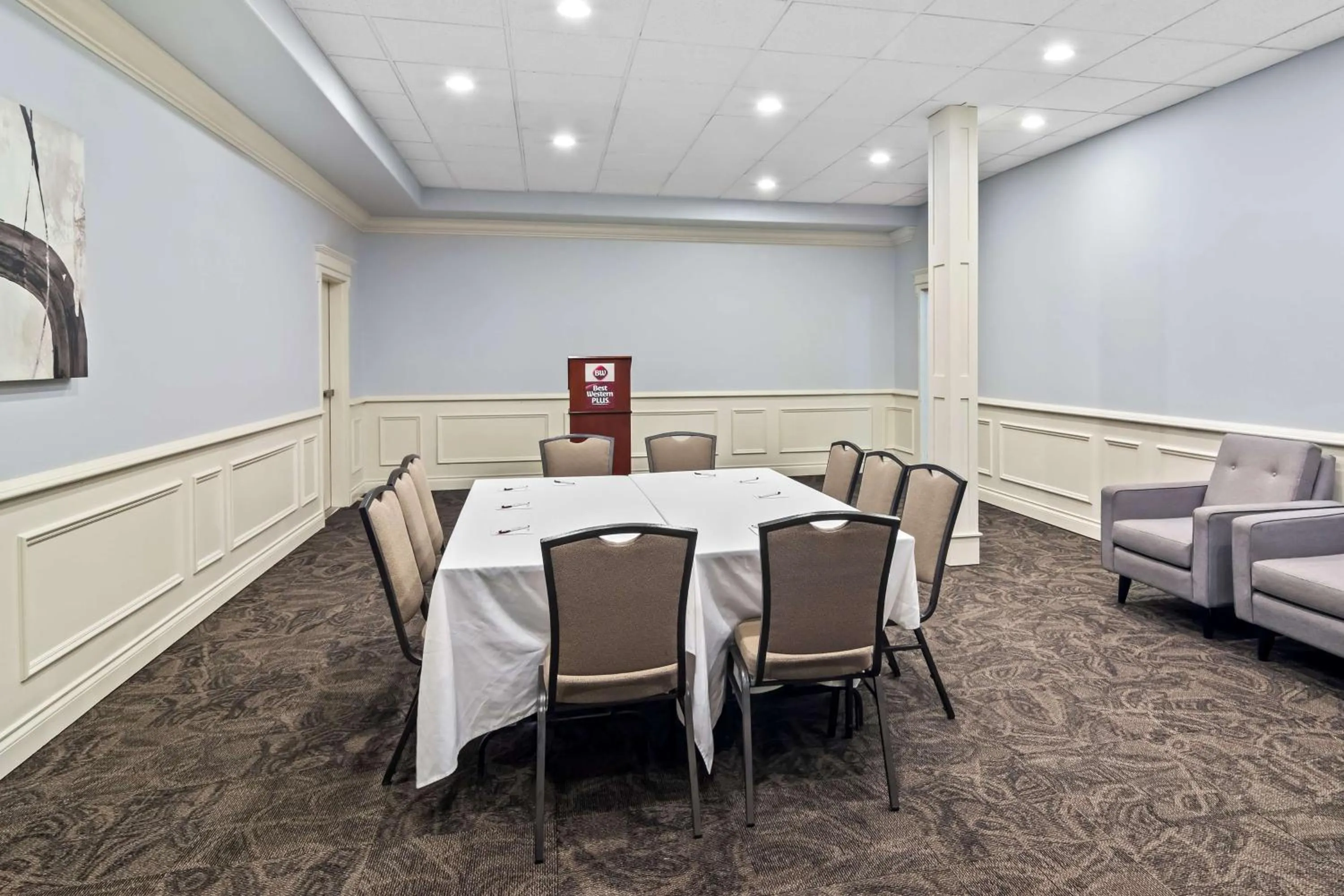 Meeting/conference room in Best Western Plus Pitt Meadows Inn & Suites