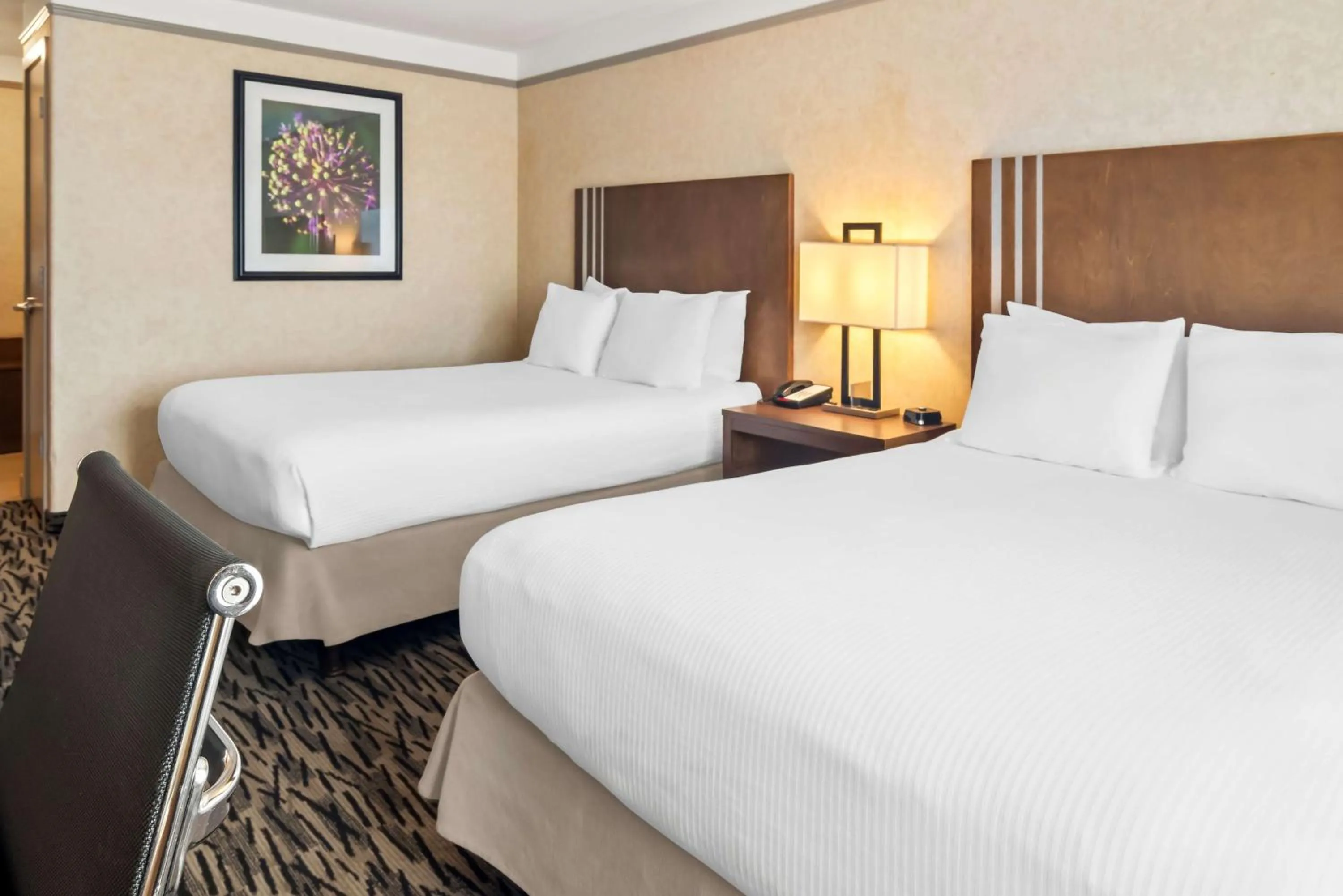 Bedroom, Bed in Best Western Plus Pitt Meadows Inn & Suites