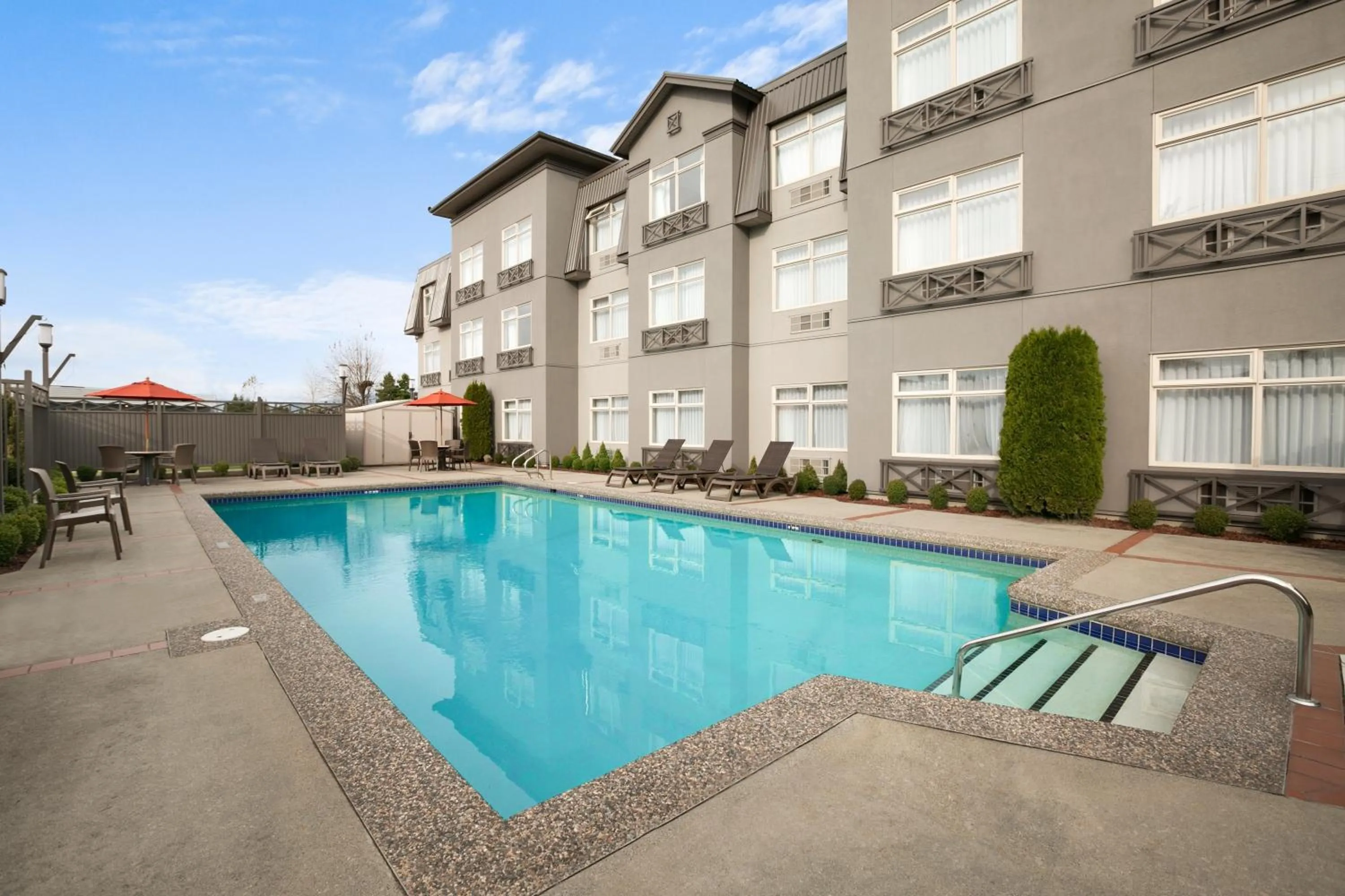 Day in Best Western Plus Pitt Meadows Inn & Suites