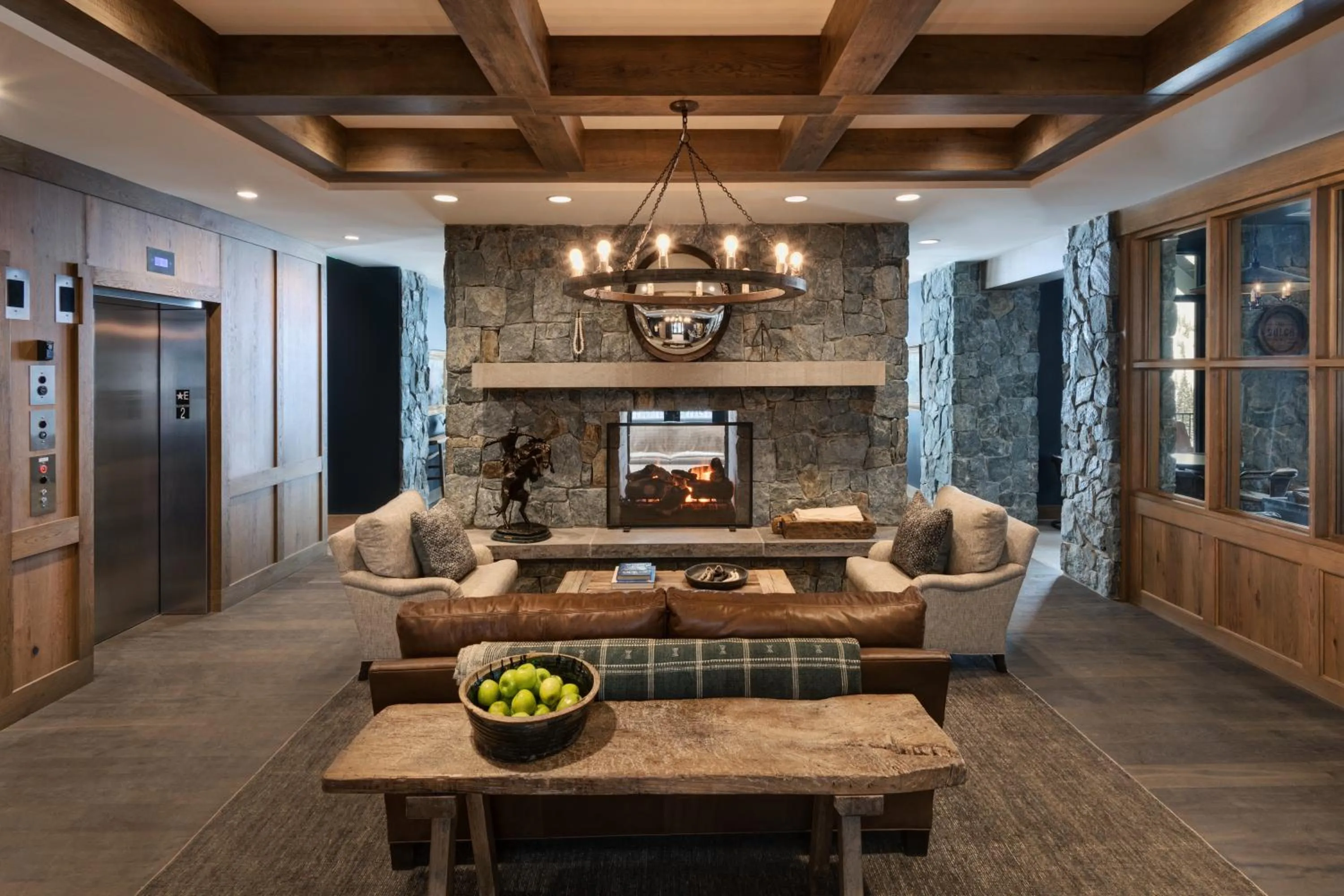Lobby or reception in The Snowpine Lodge