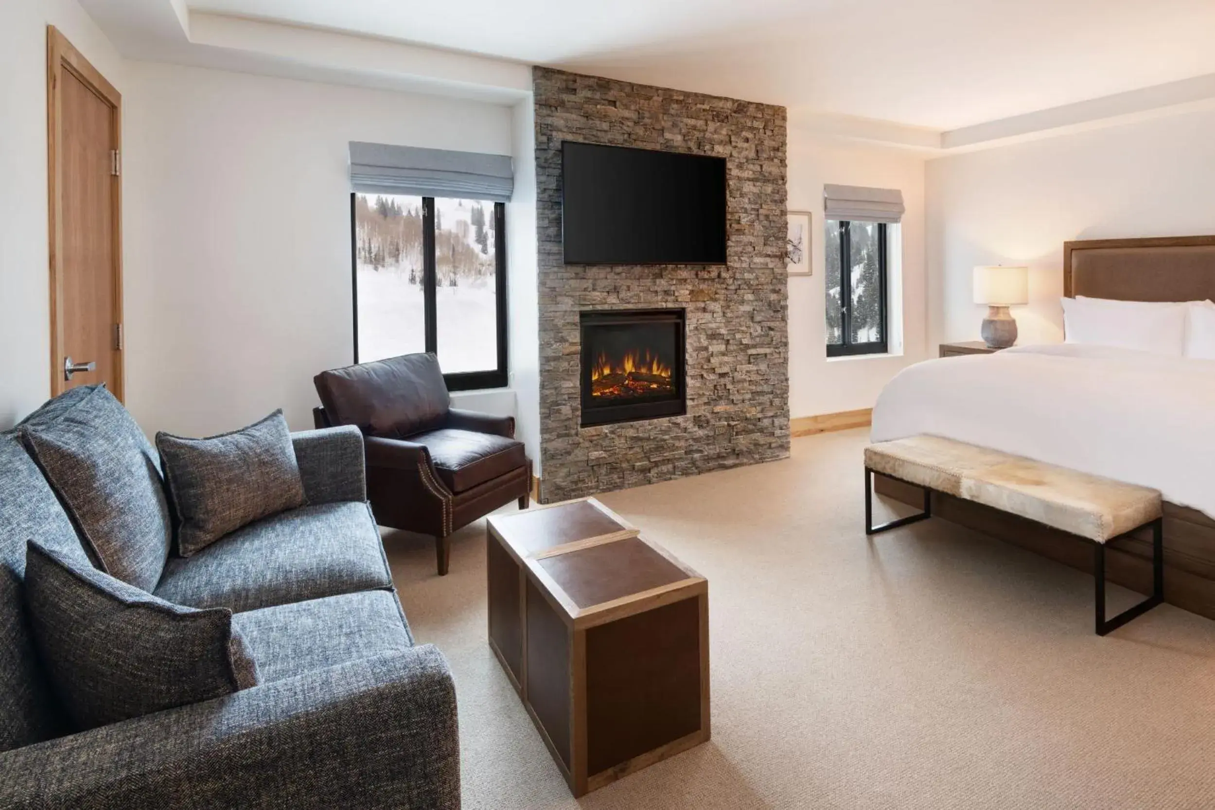 Deluxe King Room in The Snowpine Lodge Deluxe King Room in The Snowpine Lodge