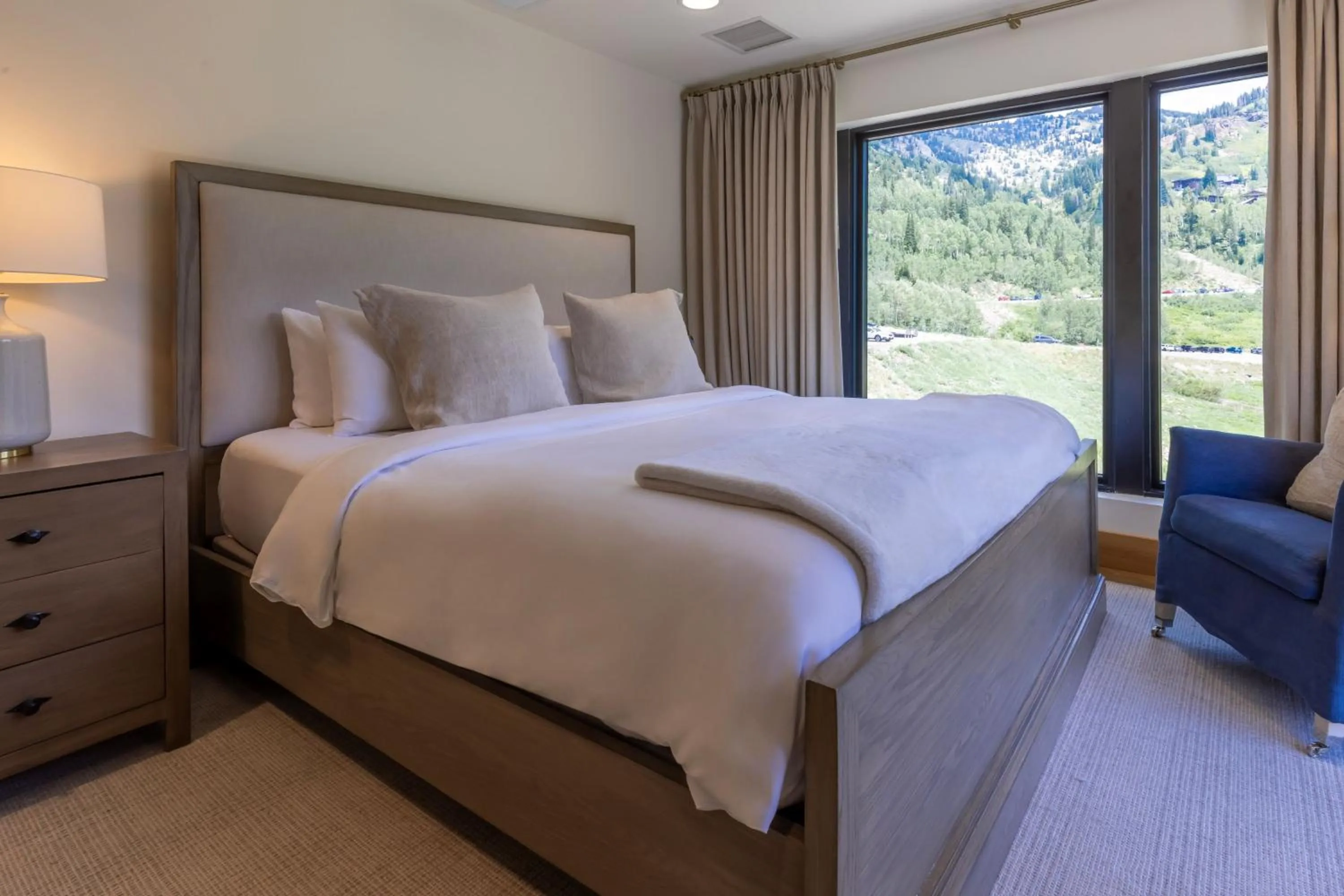 Bedroom, Bed in The Snowpine Lodge