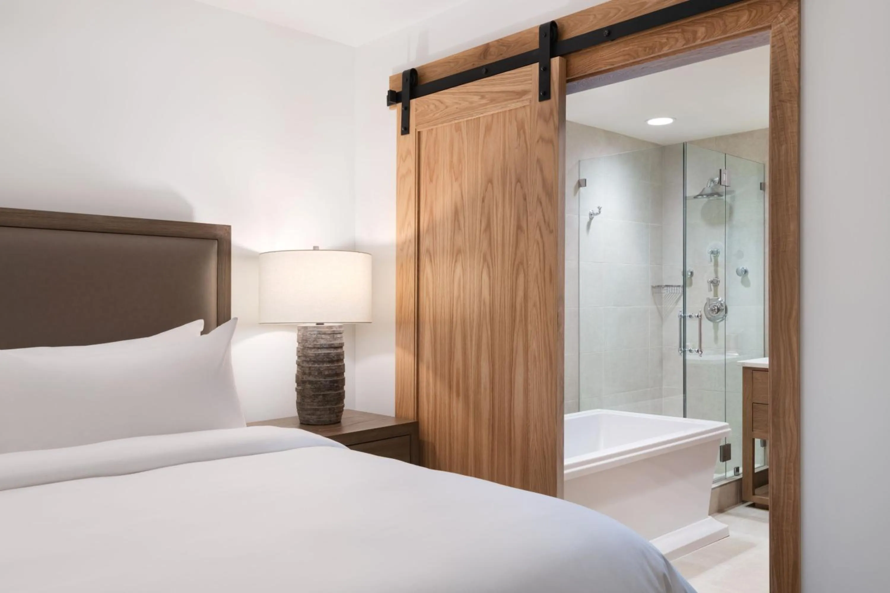 Bathroom, Bed in The Snowpine Lodge