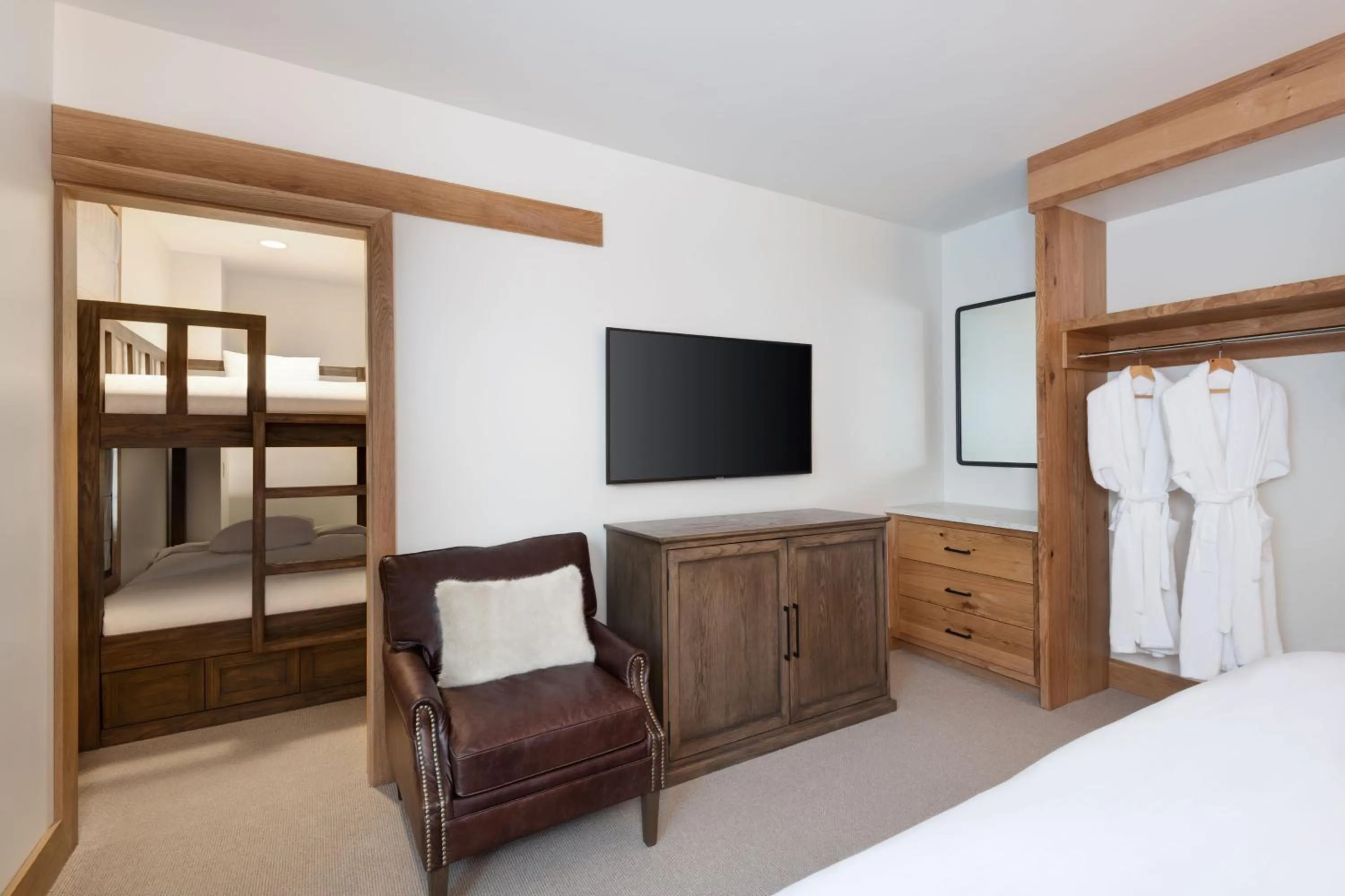 Bedroom, Bed in The Snowpine Lodge