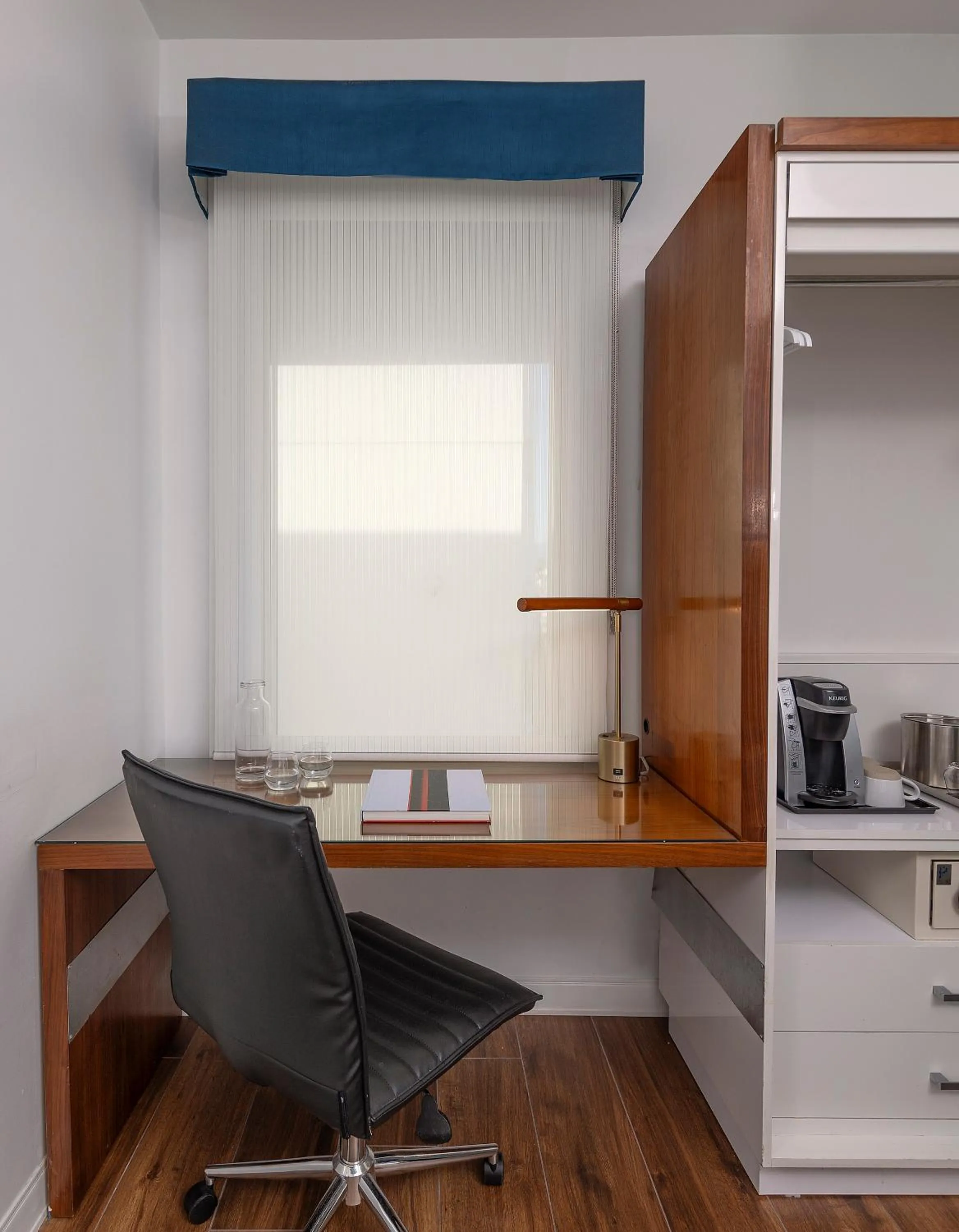 Business facilities in Riviera Beach House