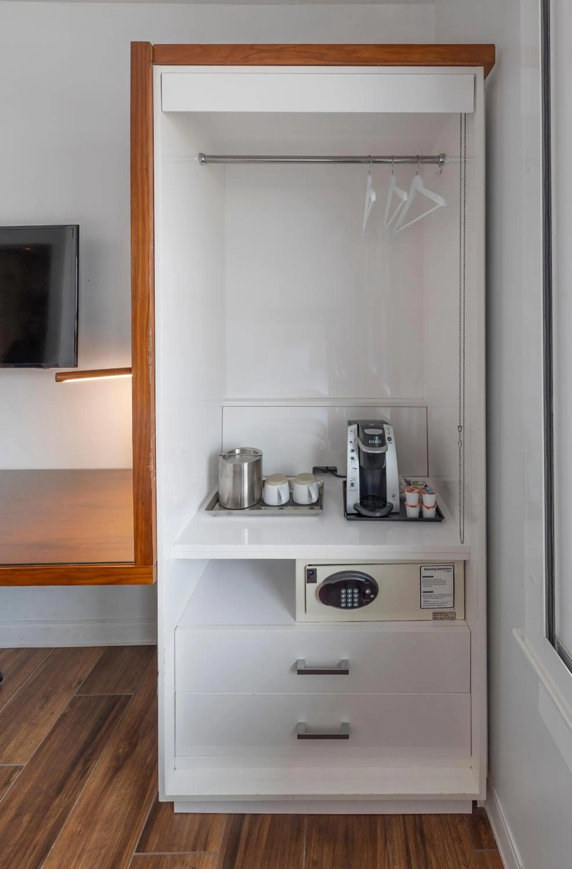 Coffee/tea facilities in Riviera Beach House