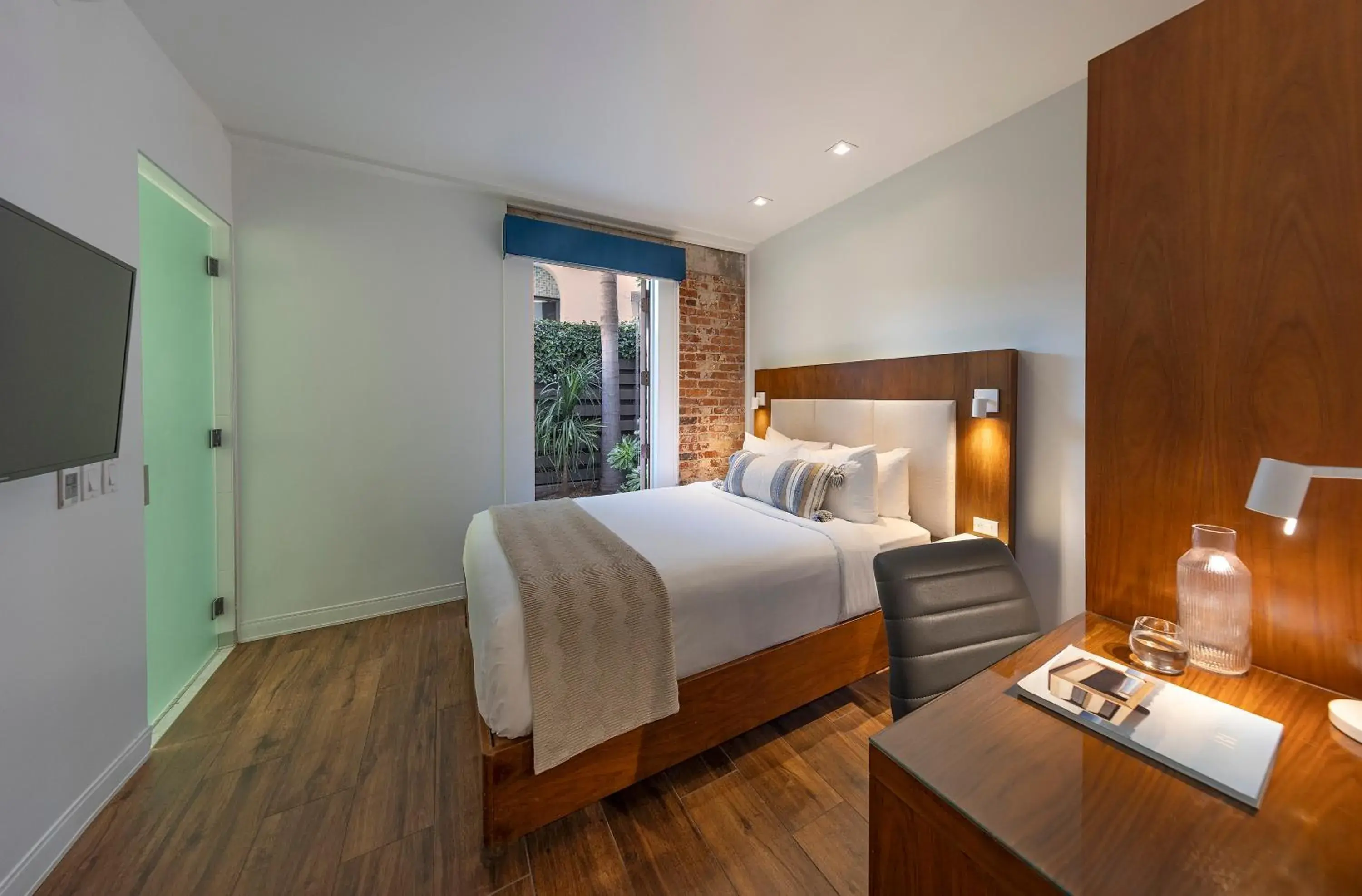 Queen Room with Garden View in Riviera Beach House Queen Room with Garden View in Riviera Beach House