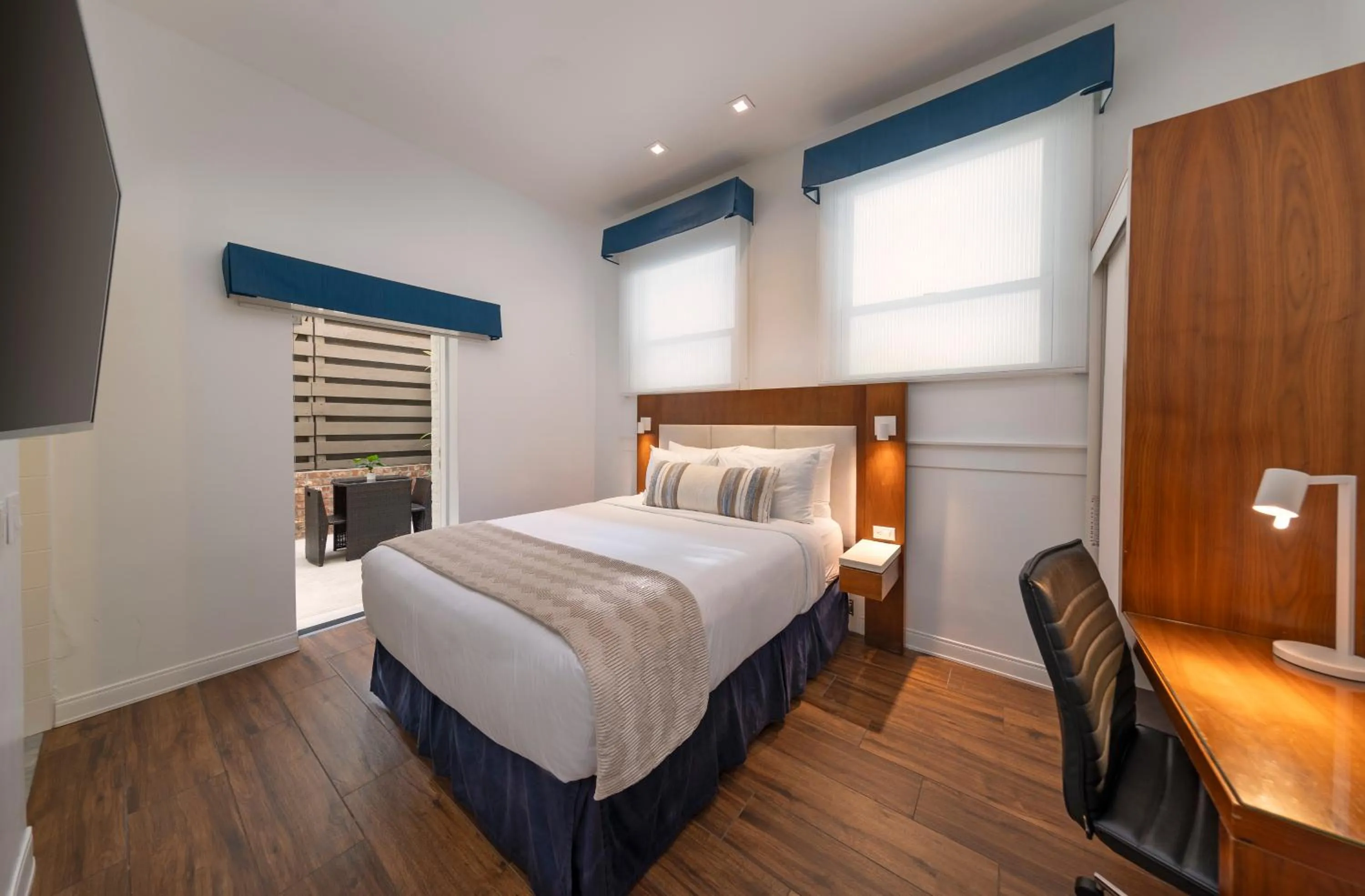 Photo of the whole room, Bed in Riviera Beach House