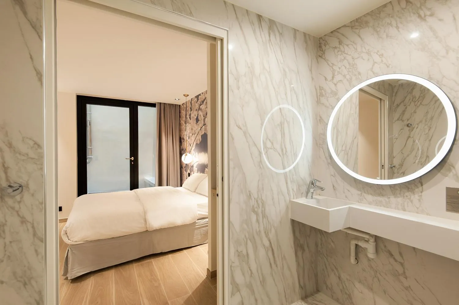 Bathroom, Bed in Hôtel So Marais