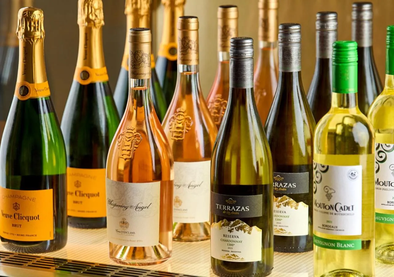 Lounge or bar in Park Hyatt Shanghai