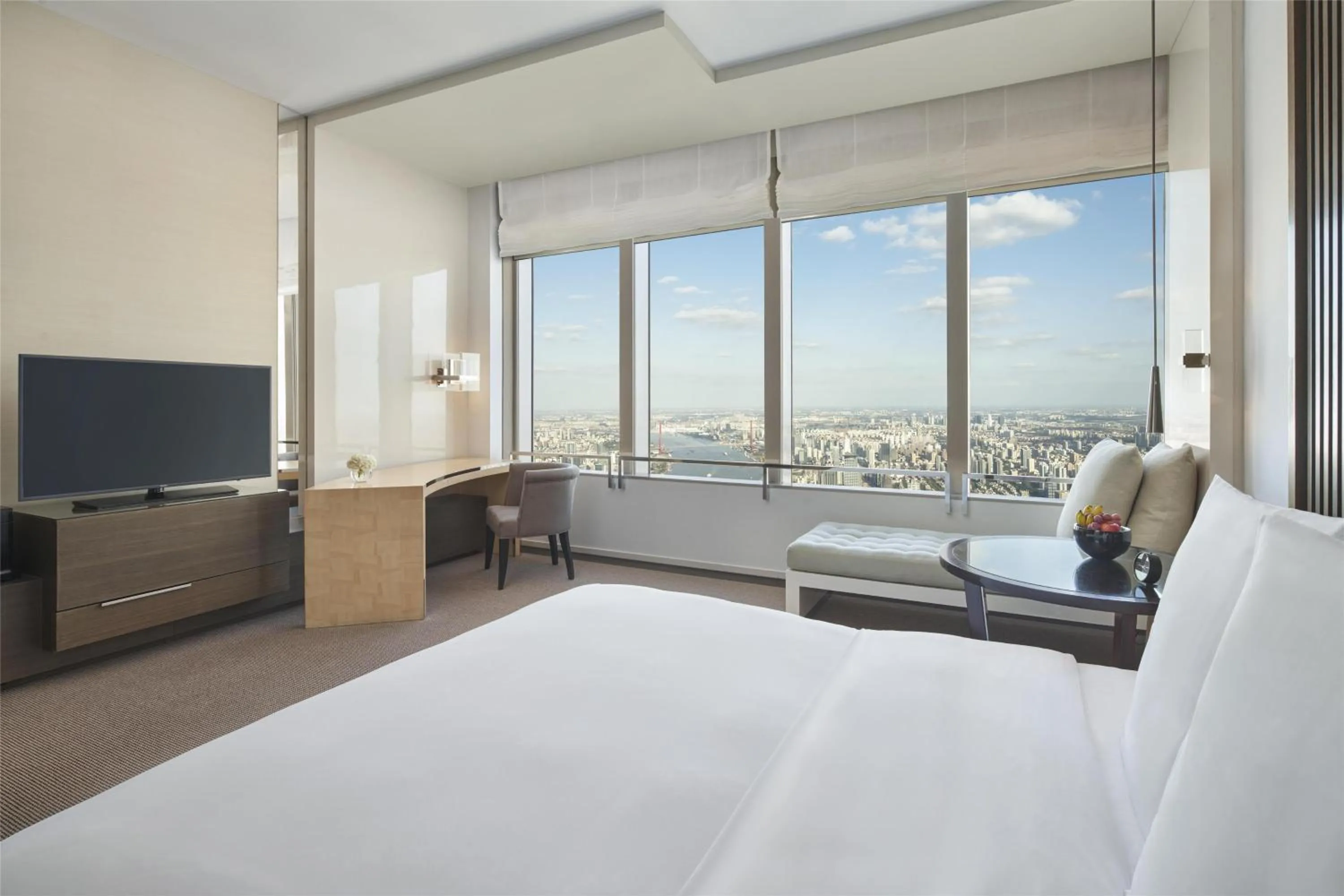 Bedroom, Bed in Park Hyatt Shanghai