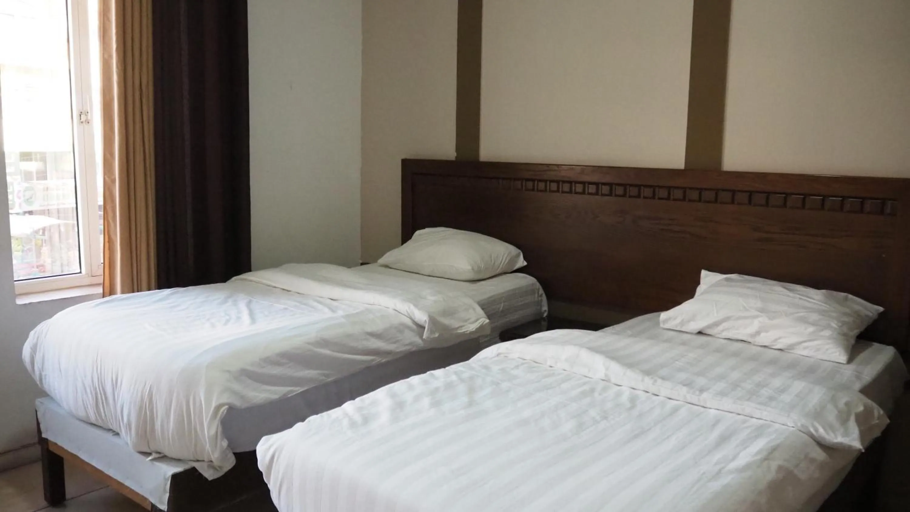 Bedroom, Bed in Al Fawanes Hotel Apartments