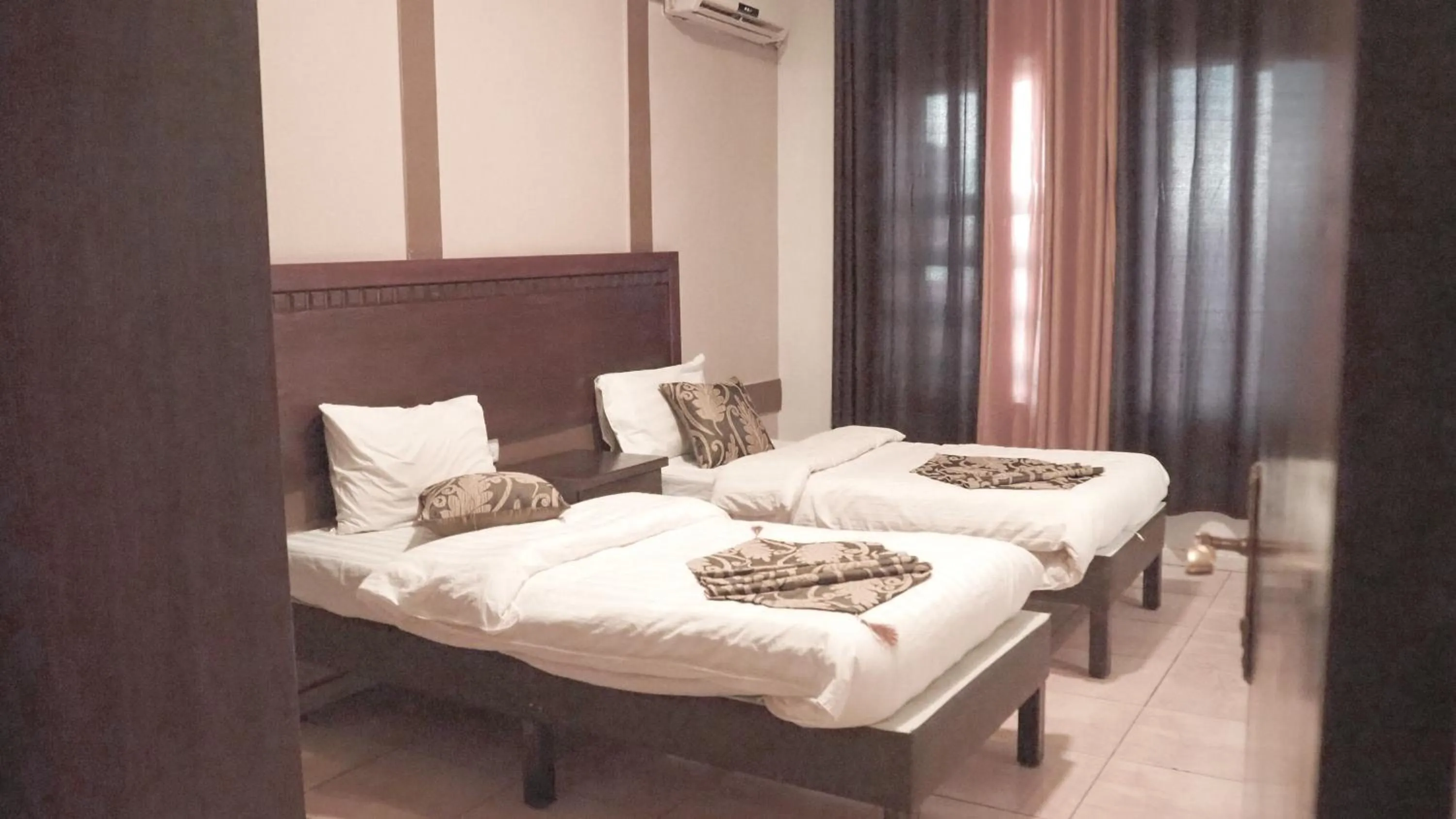 Bedroom, Bed in Al Fawanes Hotel Apartments