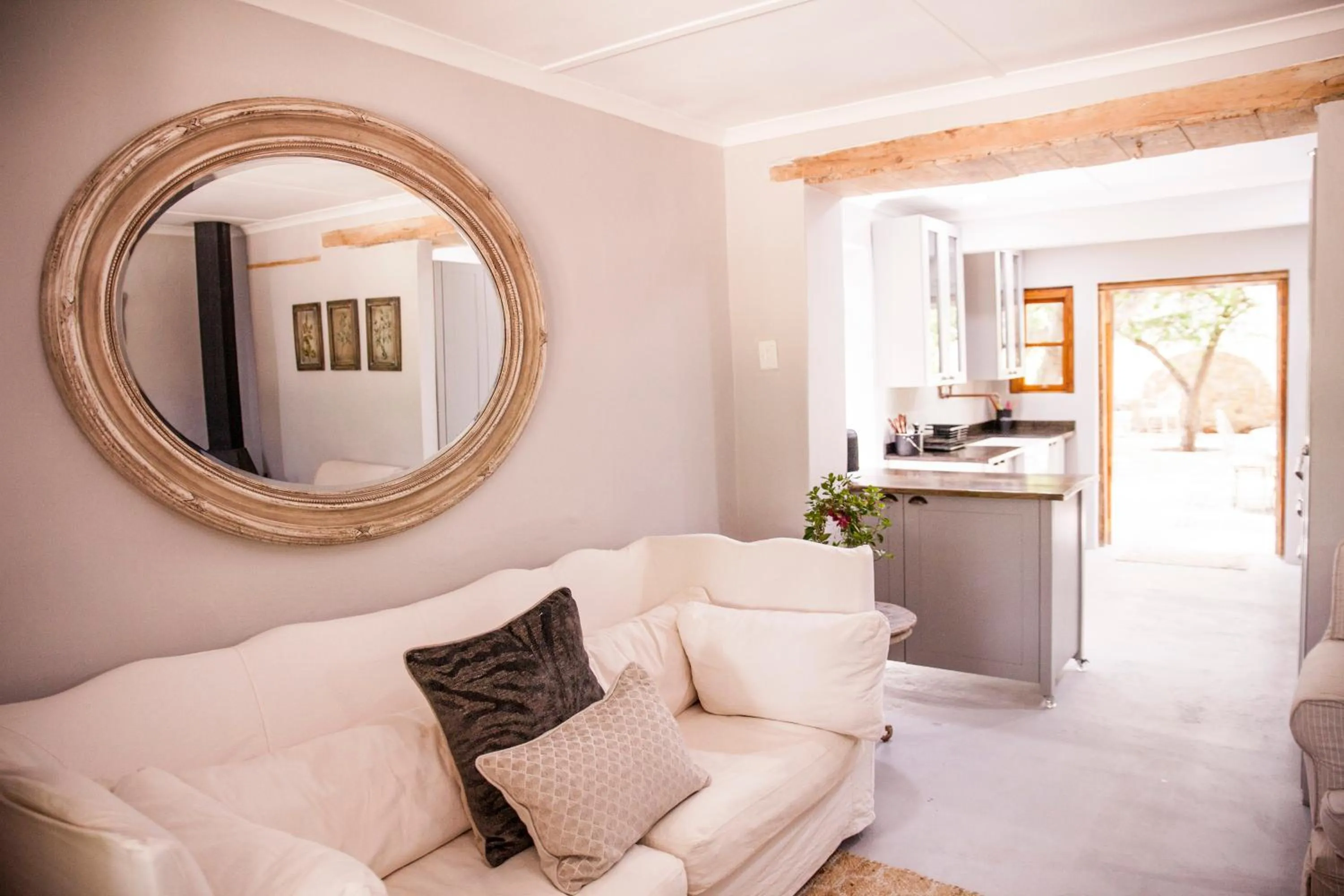 Kitchen or kitchenette in Compass View