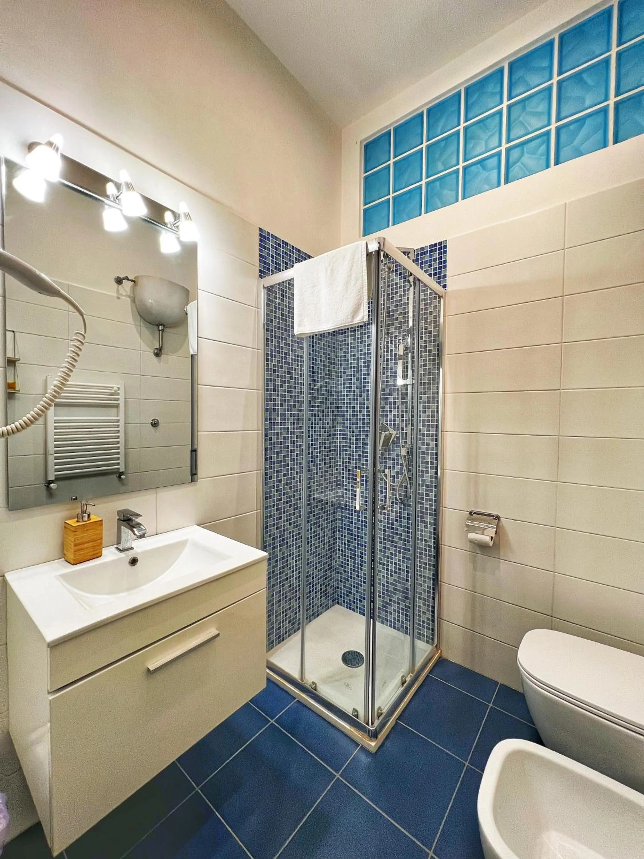 Shower in Sibilla Napoli