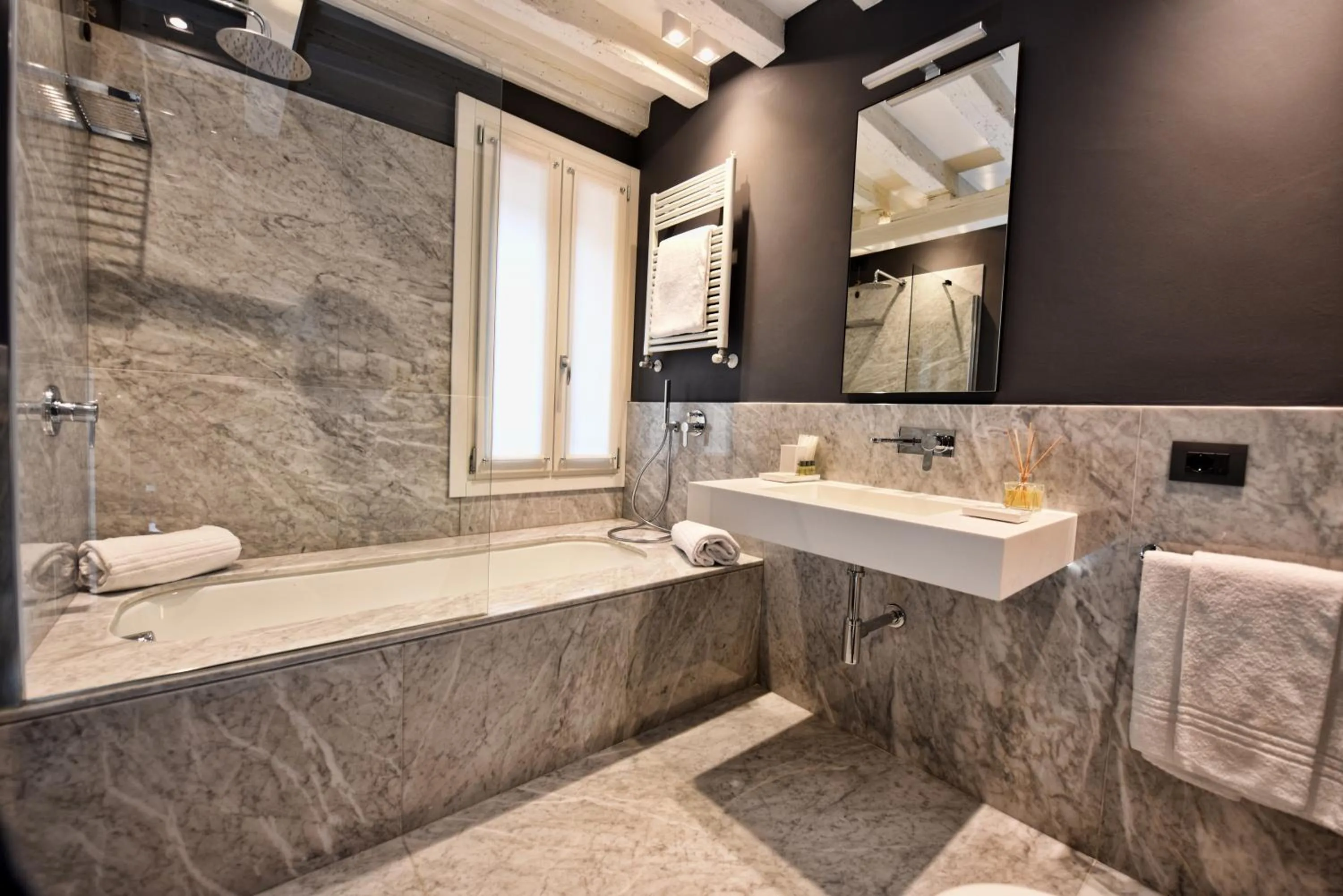 Bathroom in Hotel Maison Ducal