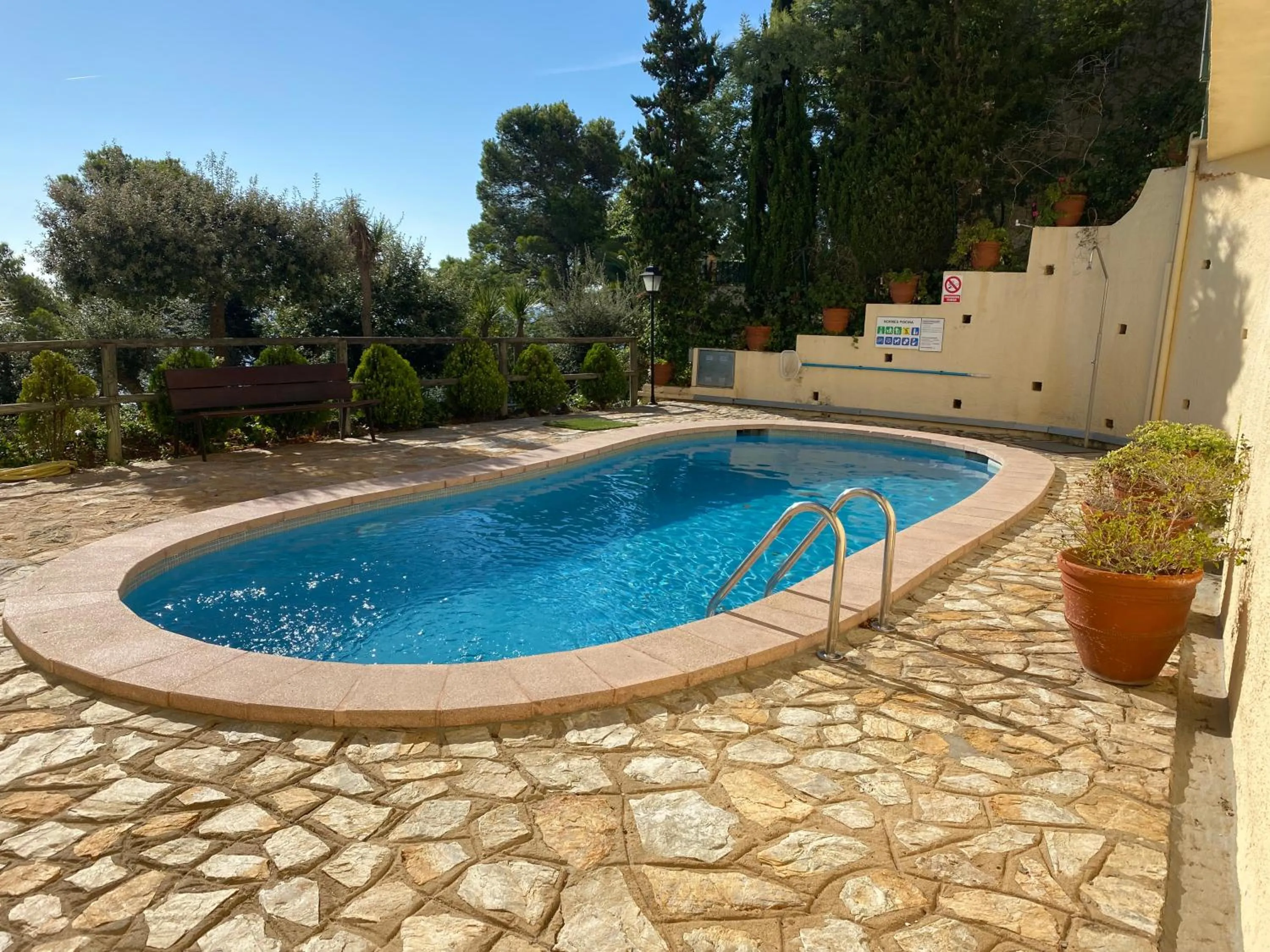 Swimming pool in Spectacular Mediterranean view!