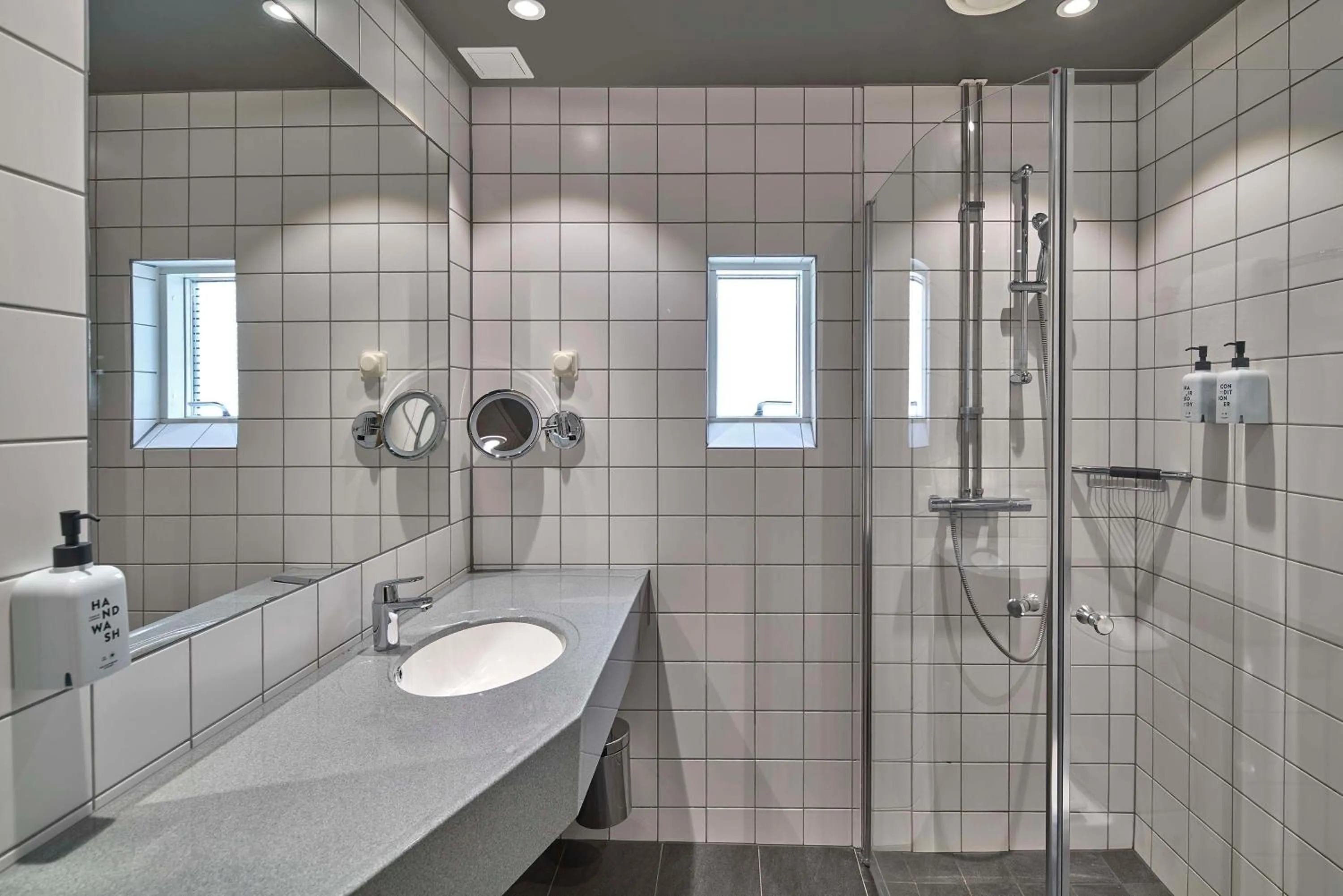 Bathroom in Scandic Mölndal