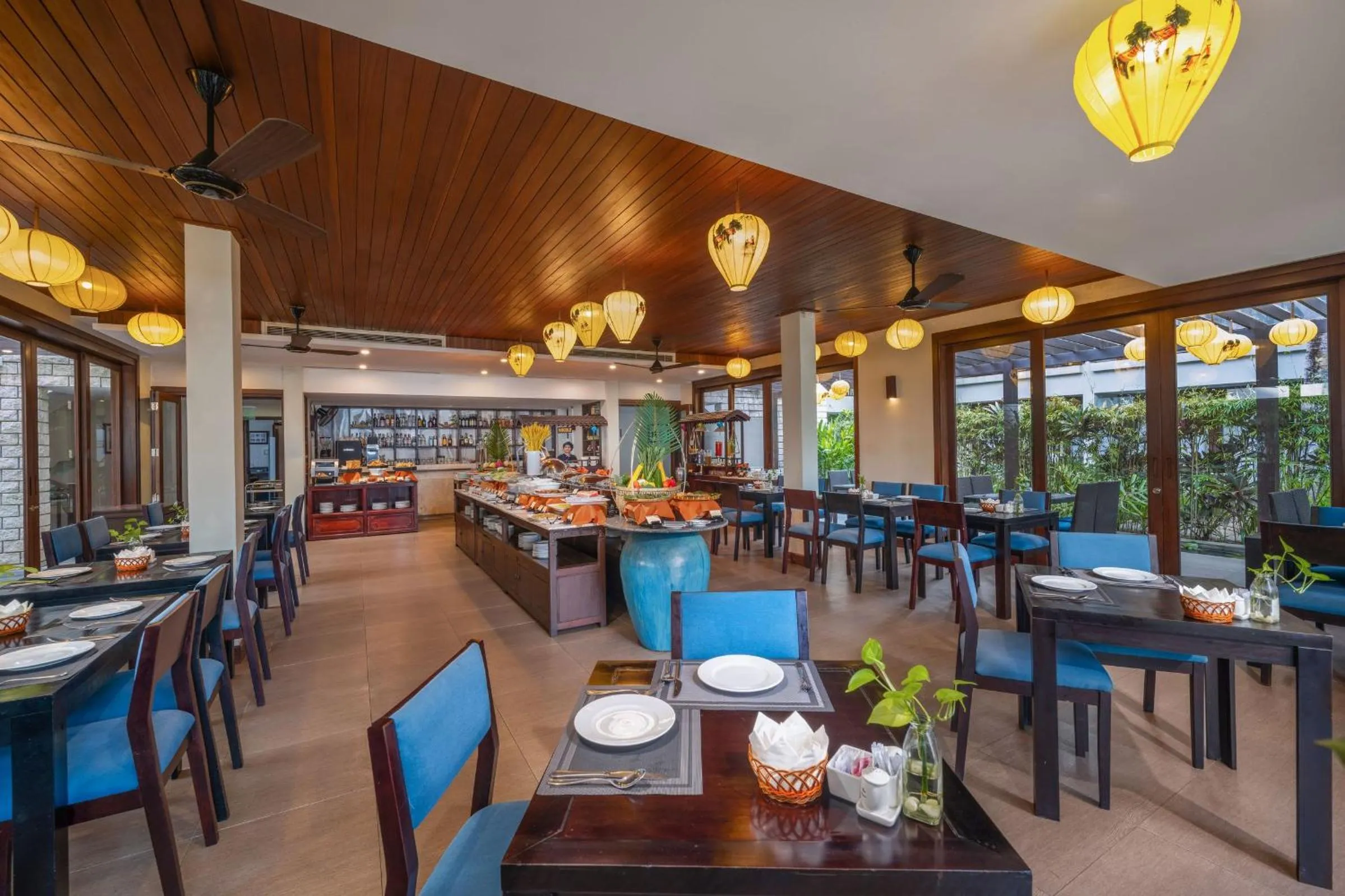 Restaurant/places to eat in Emerald Hoi An Riverside Resort