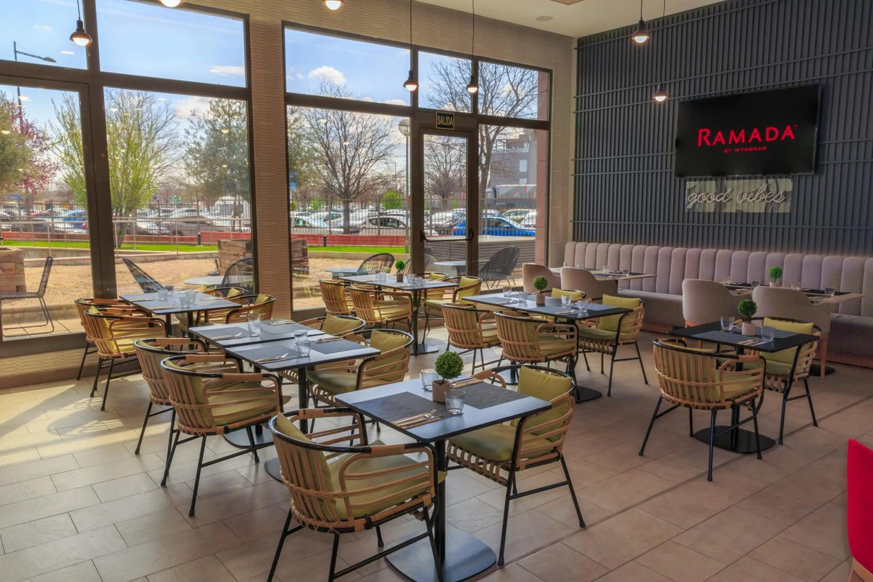 Restaurant/places to eat in Ramada by Wyndham Madrid Getafe