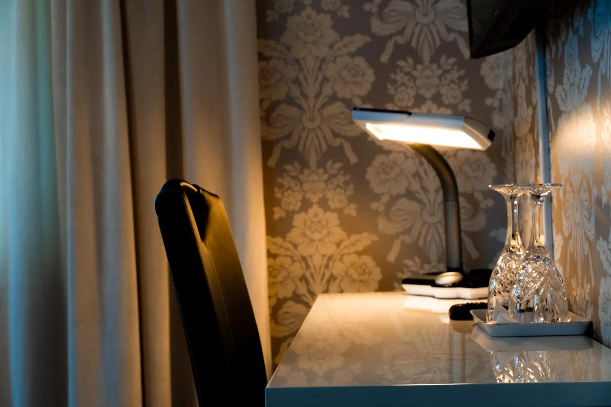 hair dresser, Bed in Vänerport Lakefront Hotell