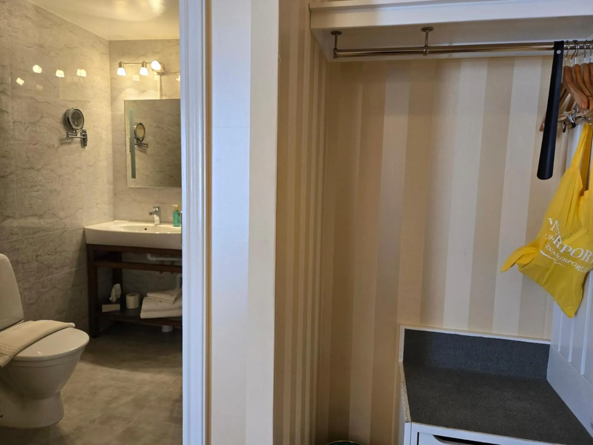 Shower in Vänerport Lakefront Hotell