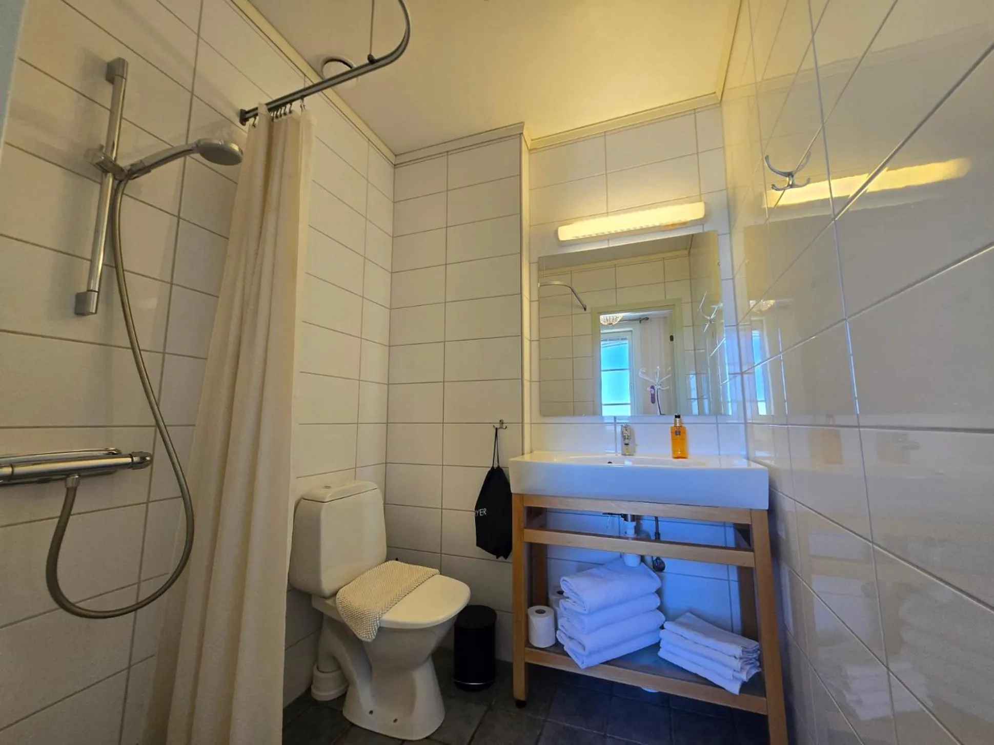 Shower in Vänerport Lakefront Hotell