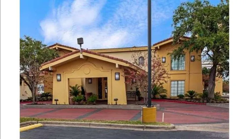 Property building in La Quinta Inn by Wyndham College Station