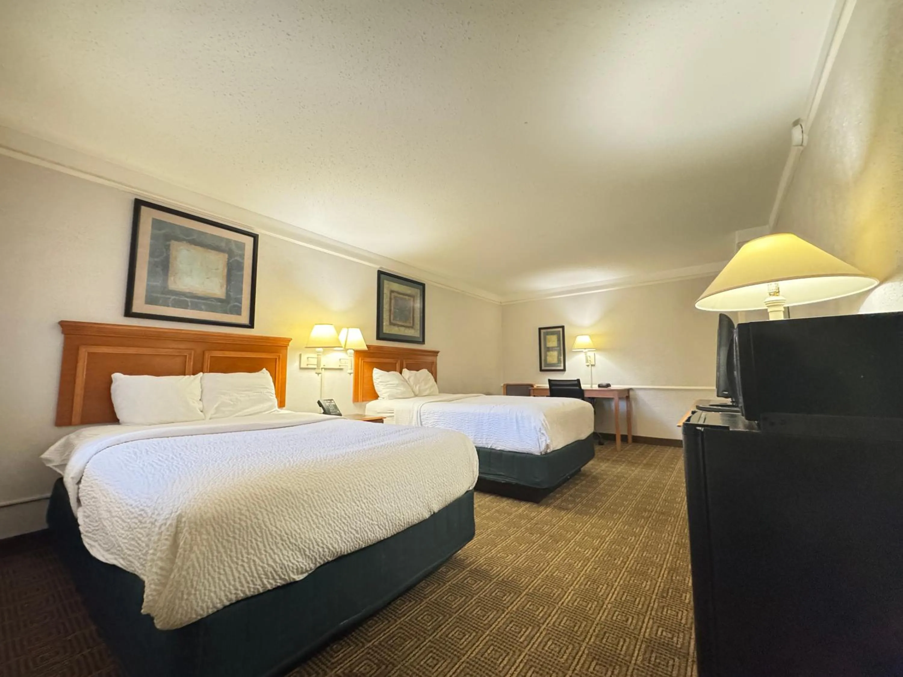 Bedroom, Bed in La Quinta Inn by Wyndham College Station