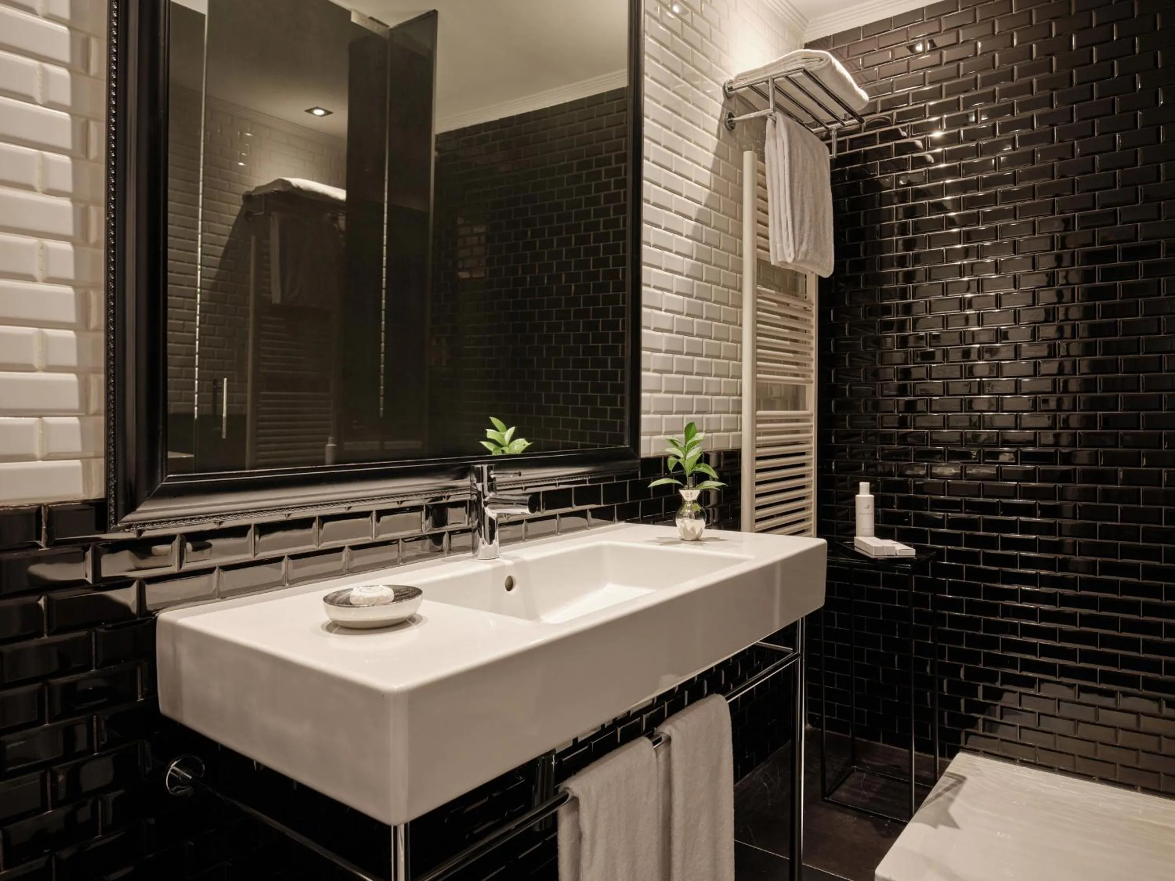 Bathroom in The Principal Madrid, Small Luxury Hotels