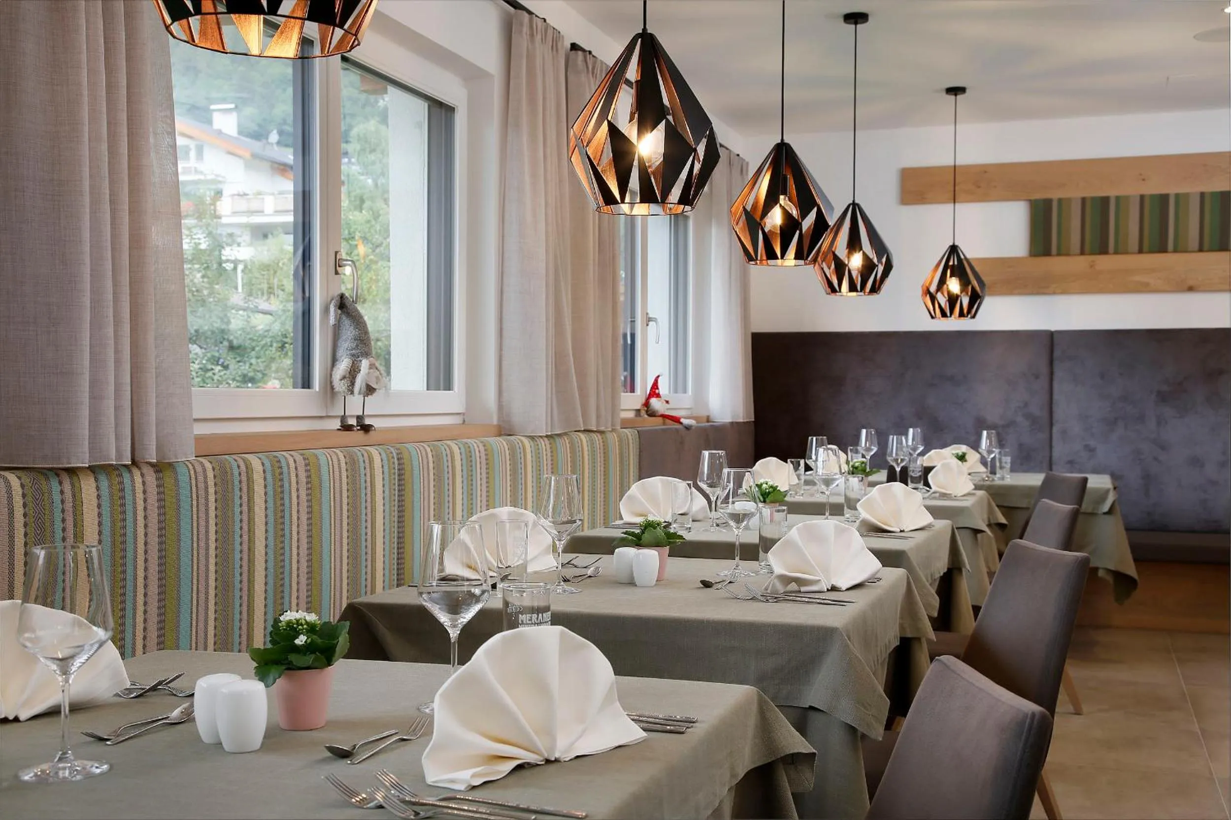 Restaurant/places to eat in Appartement-Hotel Anthea