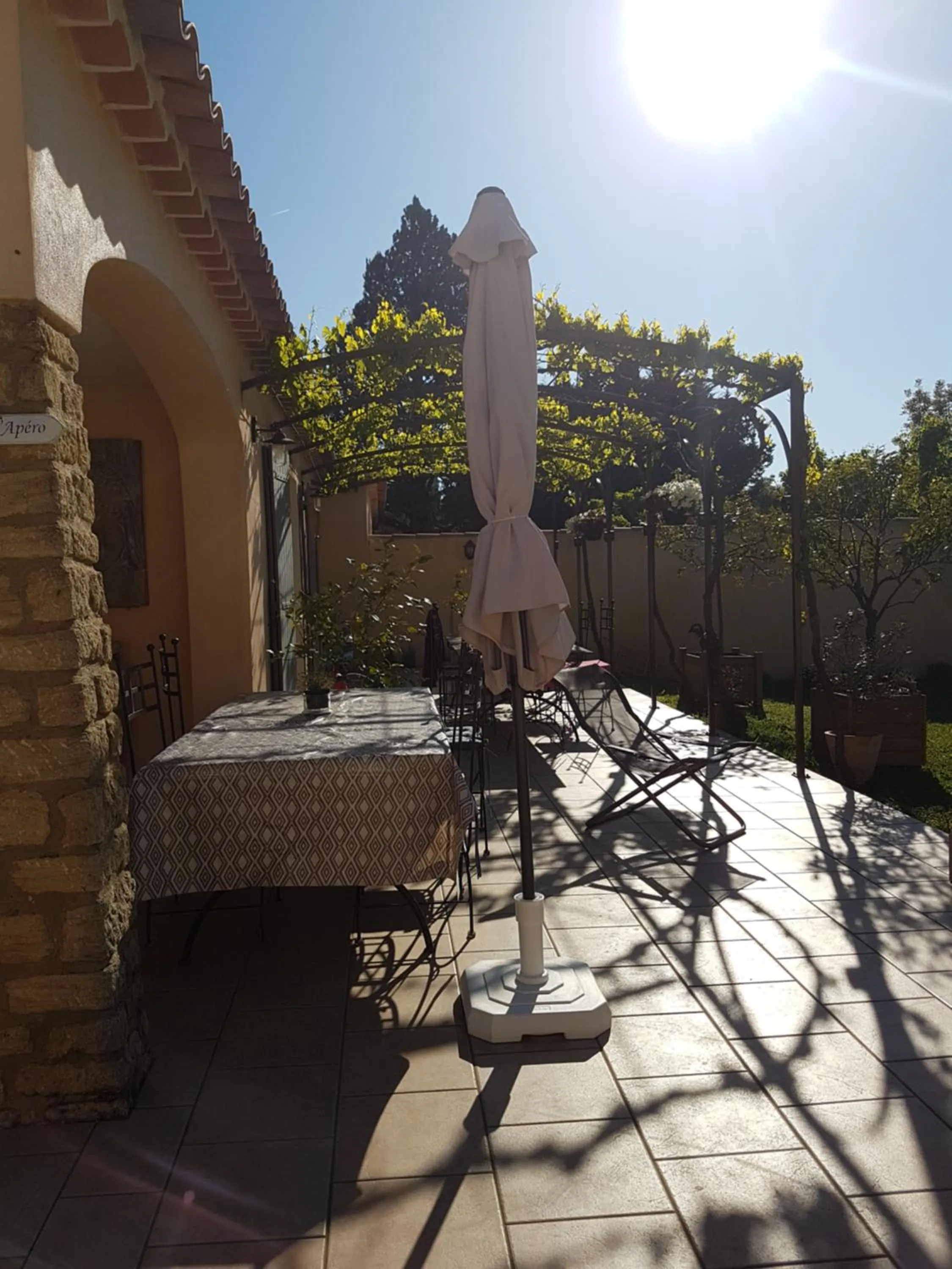 Patio in fleur de garance