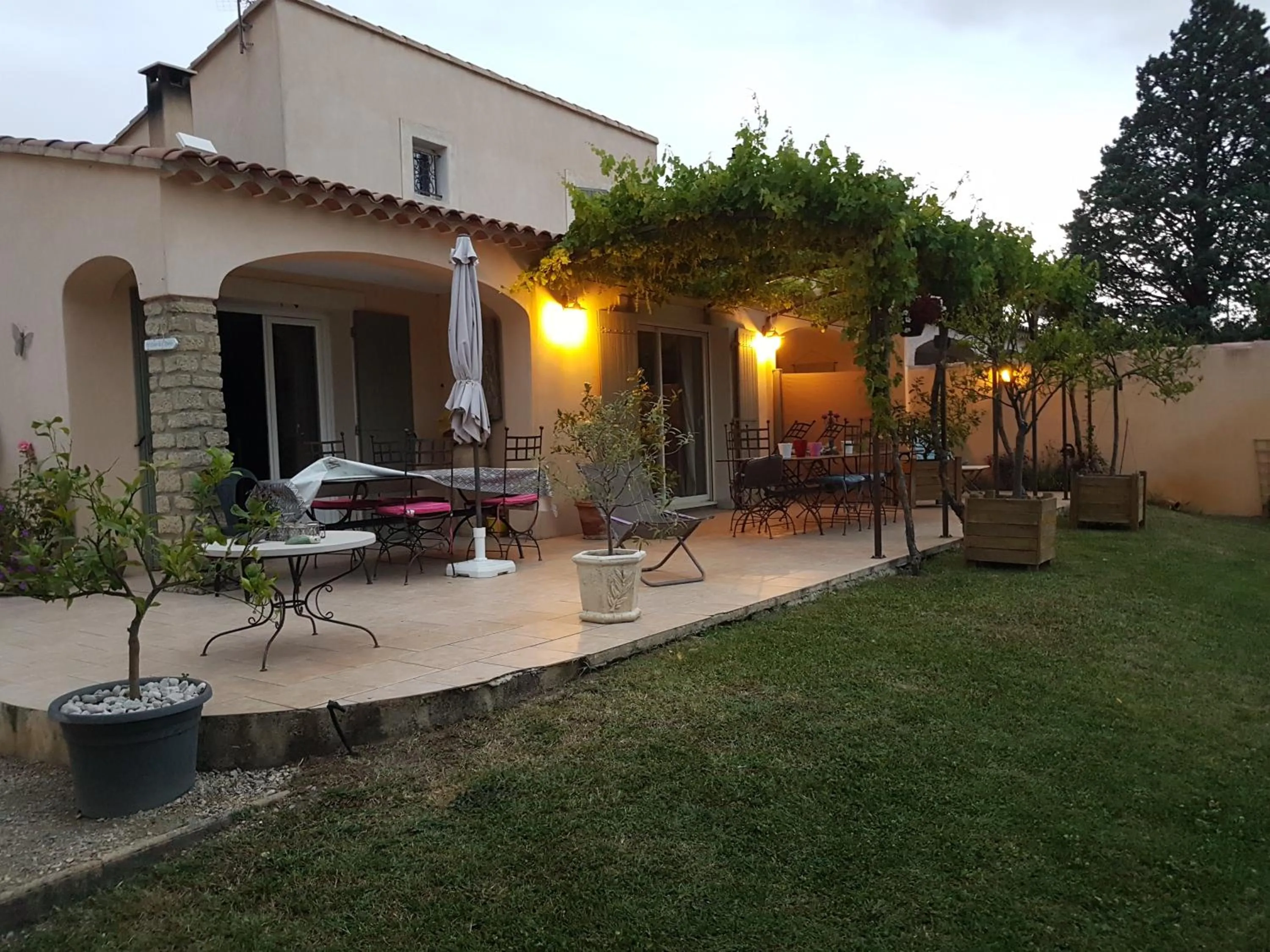 Patio in fleur de garance