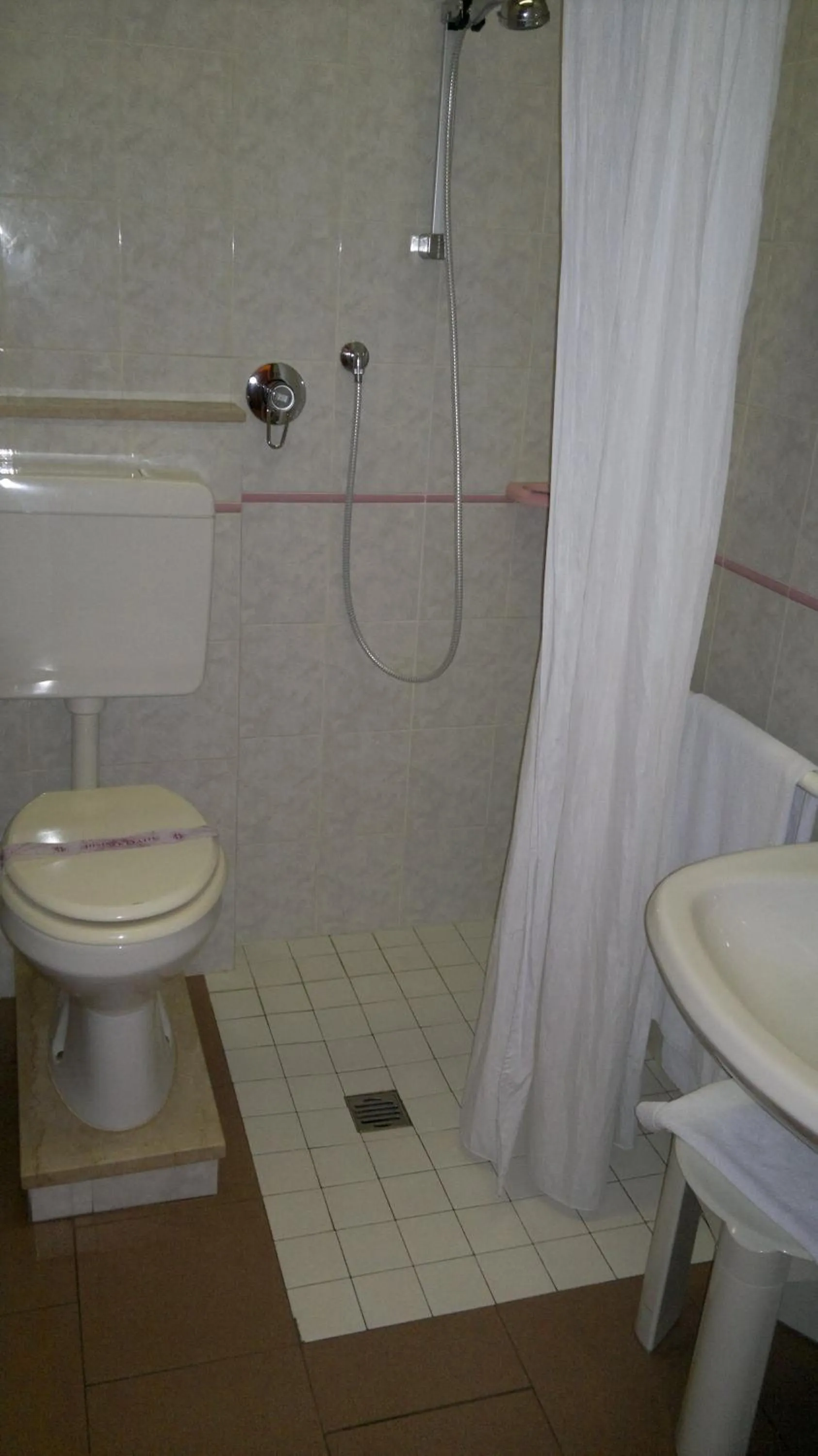 Bathroom in Hotel Centrale