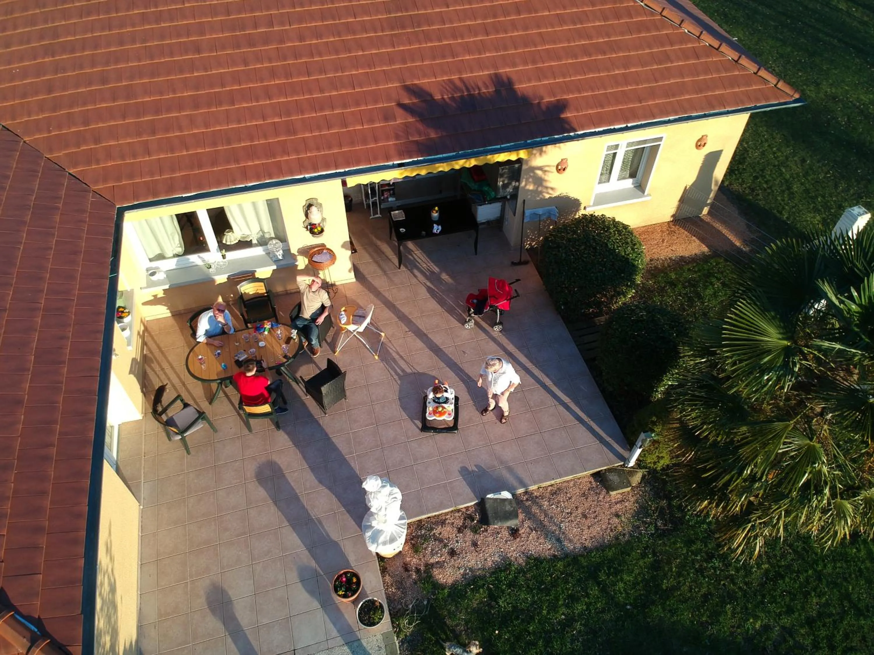 Patio in Alaguyauder la chambre