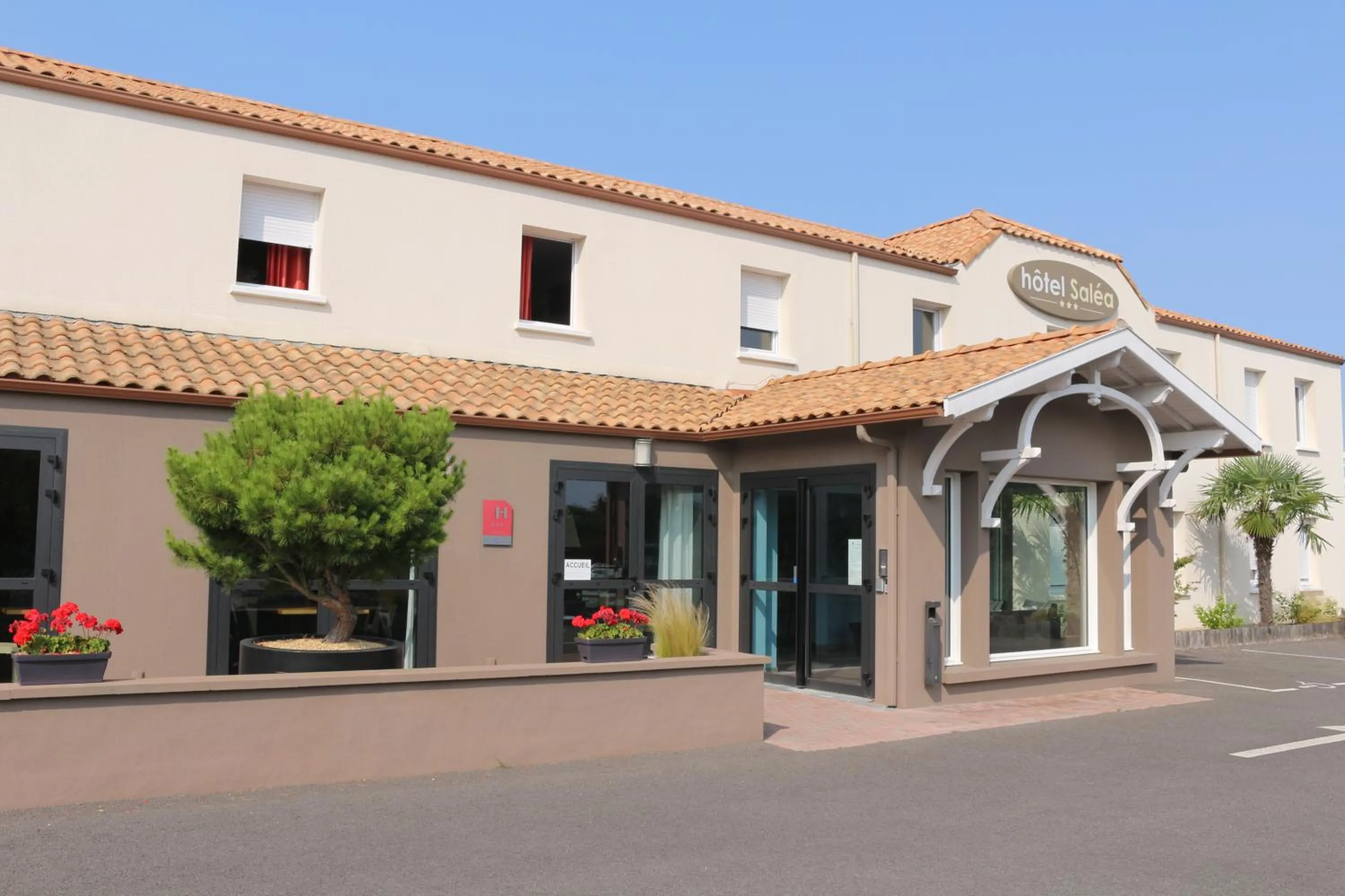 Property building in Hotel Salea