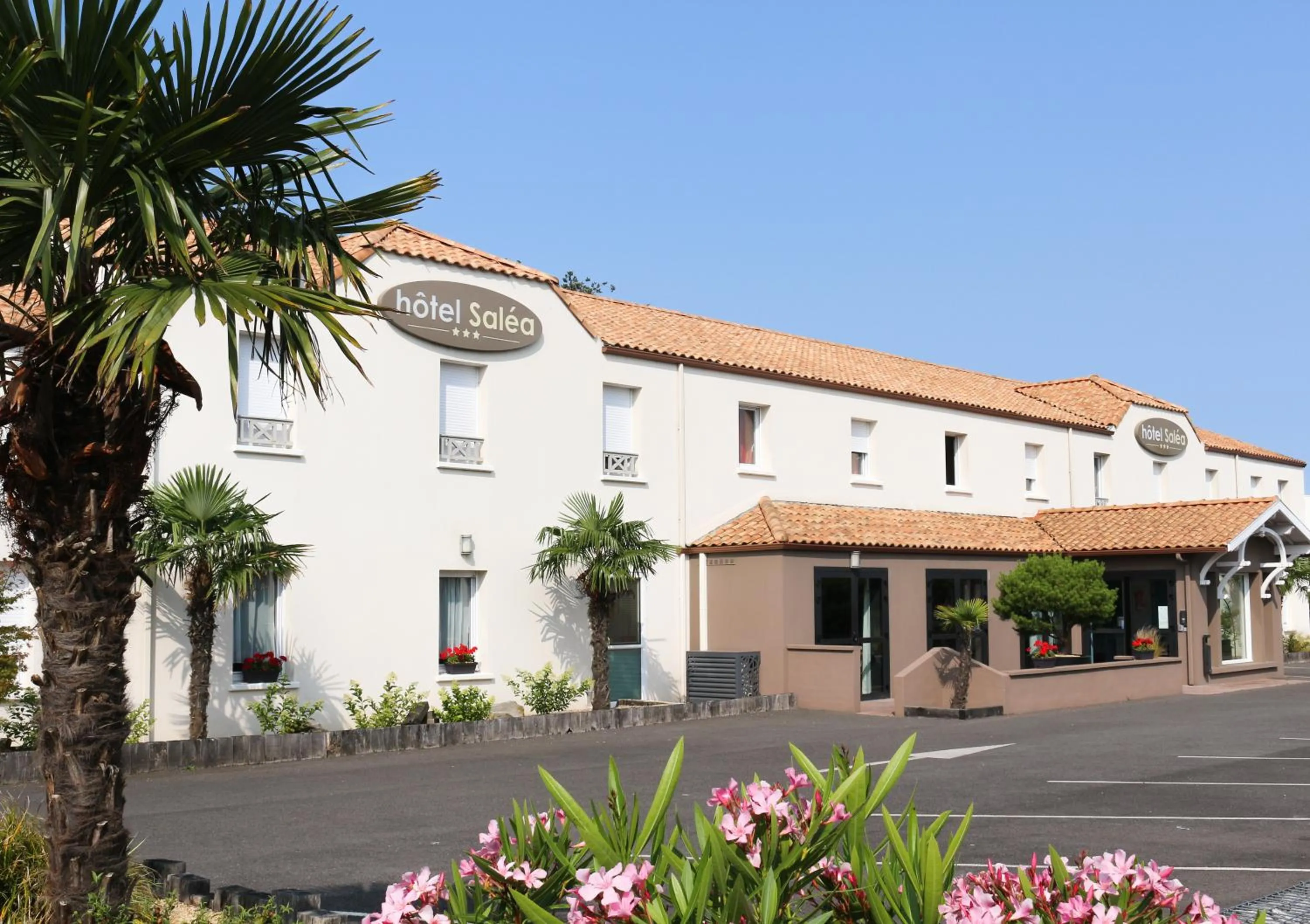 Property building in Hotel Salea