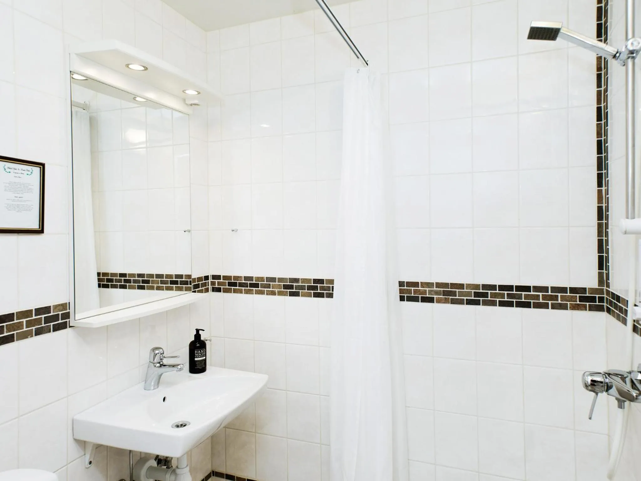 Bathroom in Hotell Lindgården