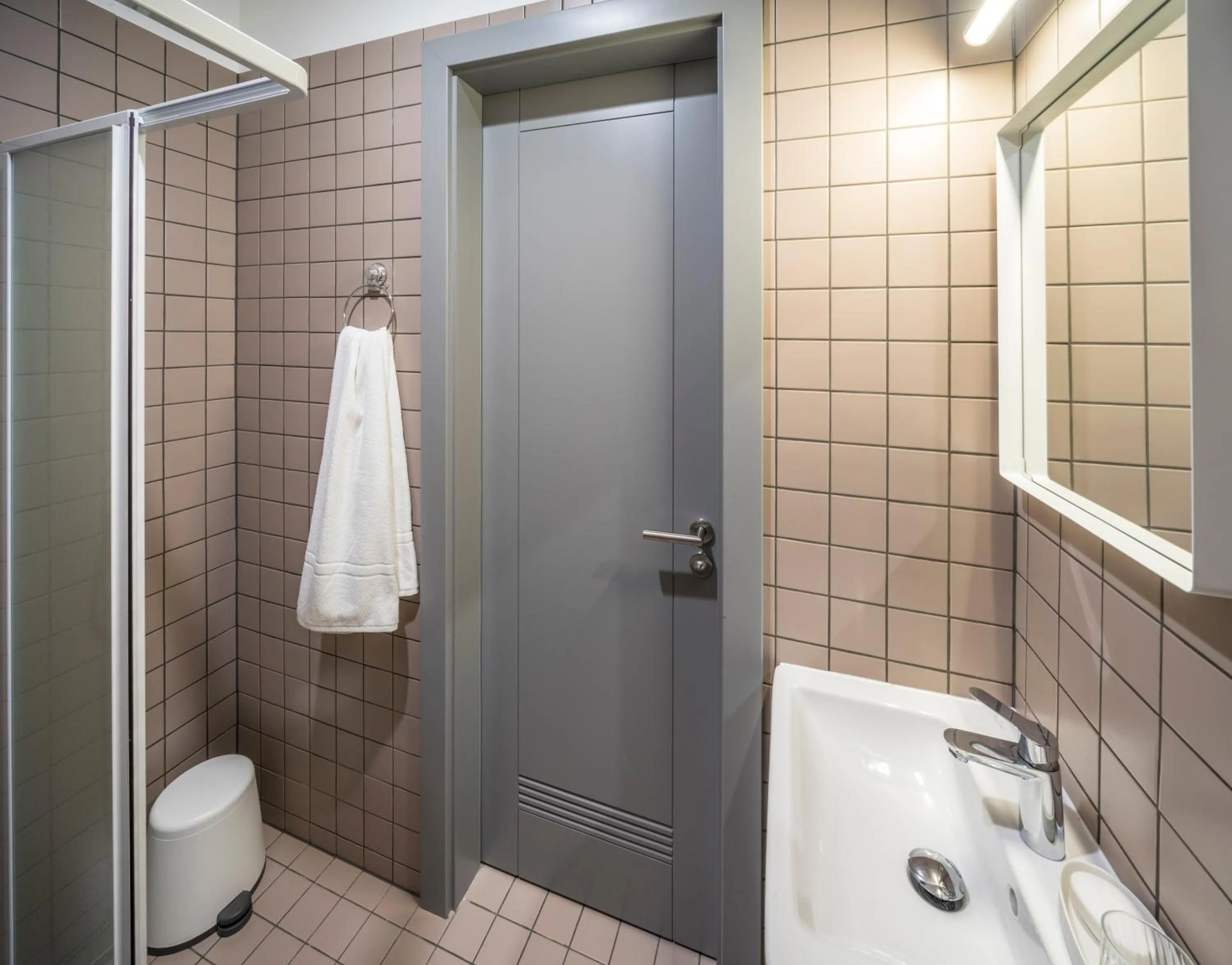 Bathroom in Hotel Saida - quality hostel