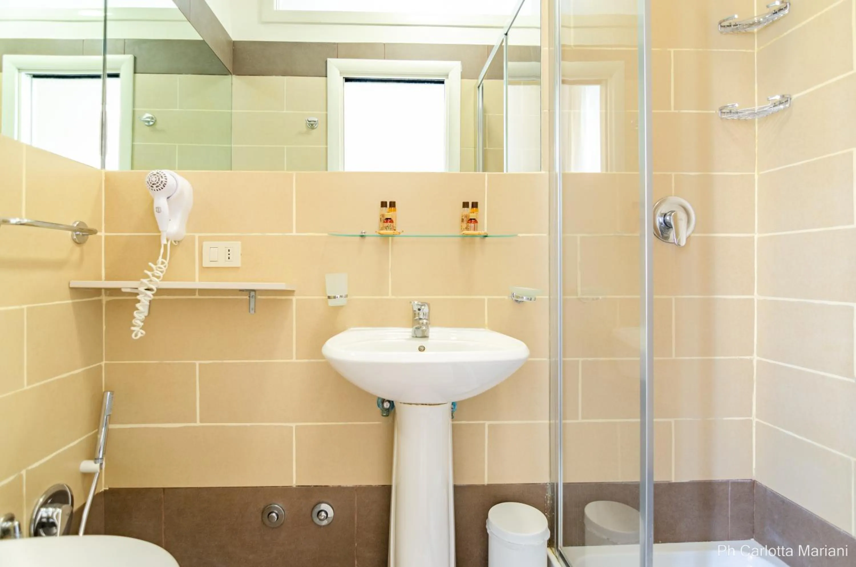 Bathroom in El Dorado Colosseum