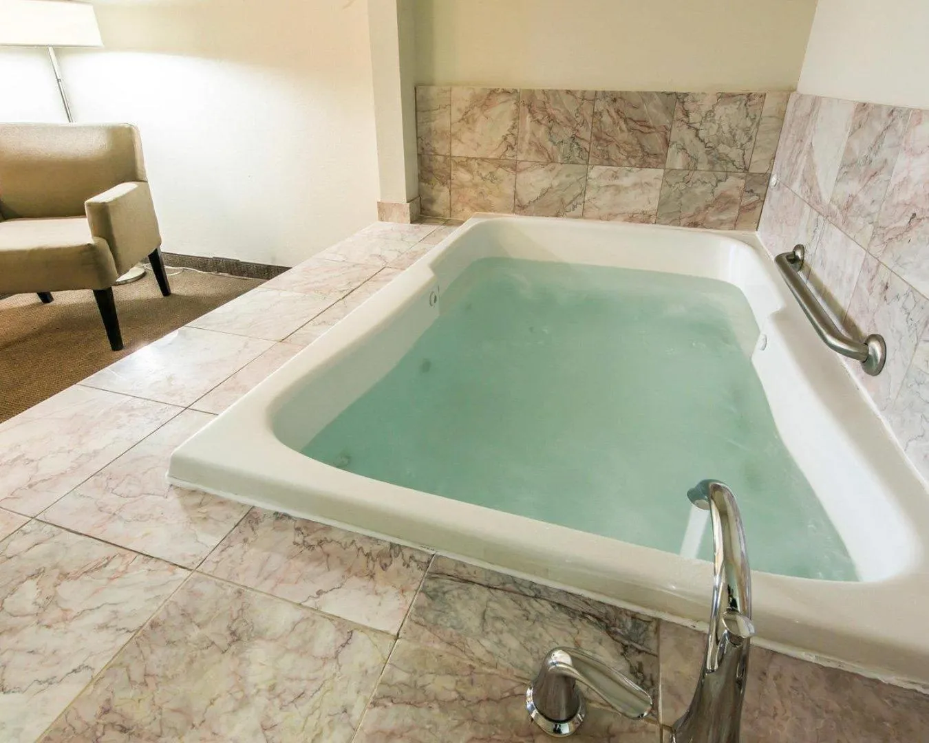 Bedroom in Sleep Inn & Suites Winchester near University