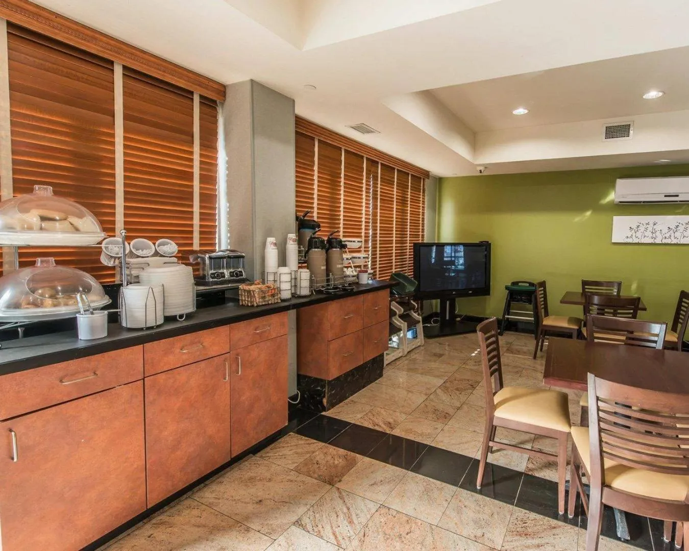 Breakfast in Sleep Inn & Suites Winchester near University