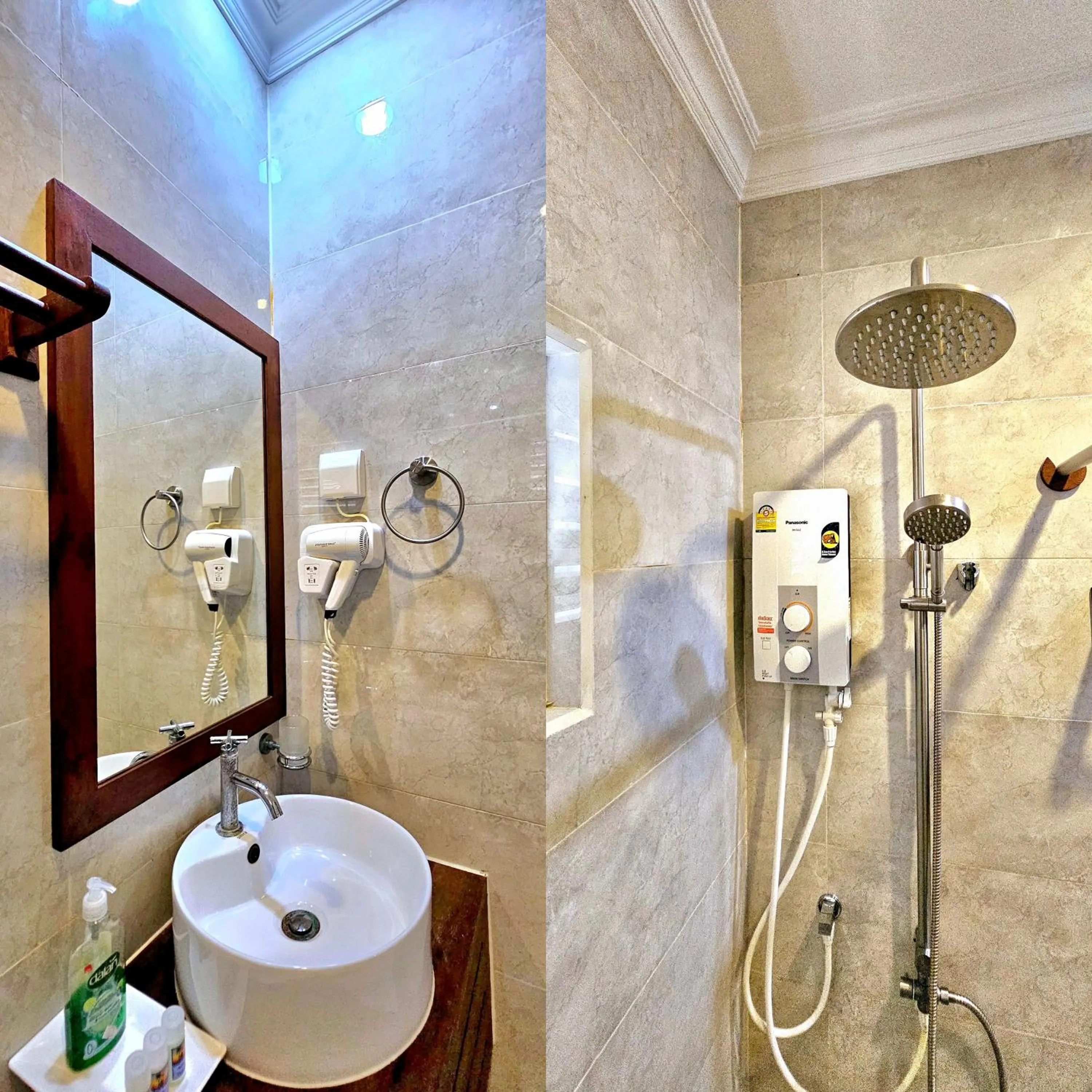 Public Bath in Beach Cottage