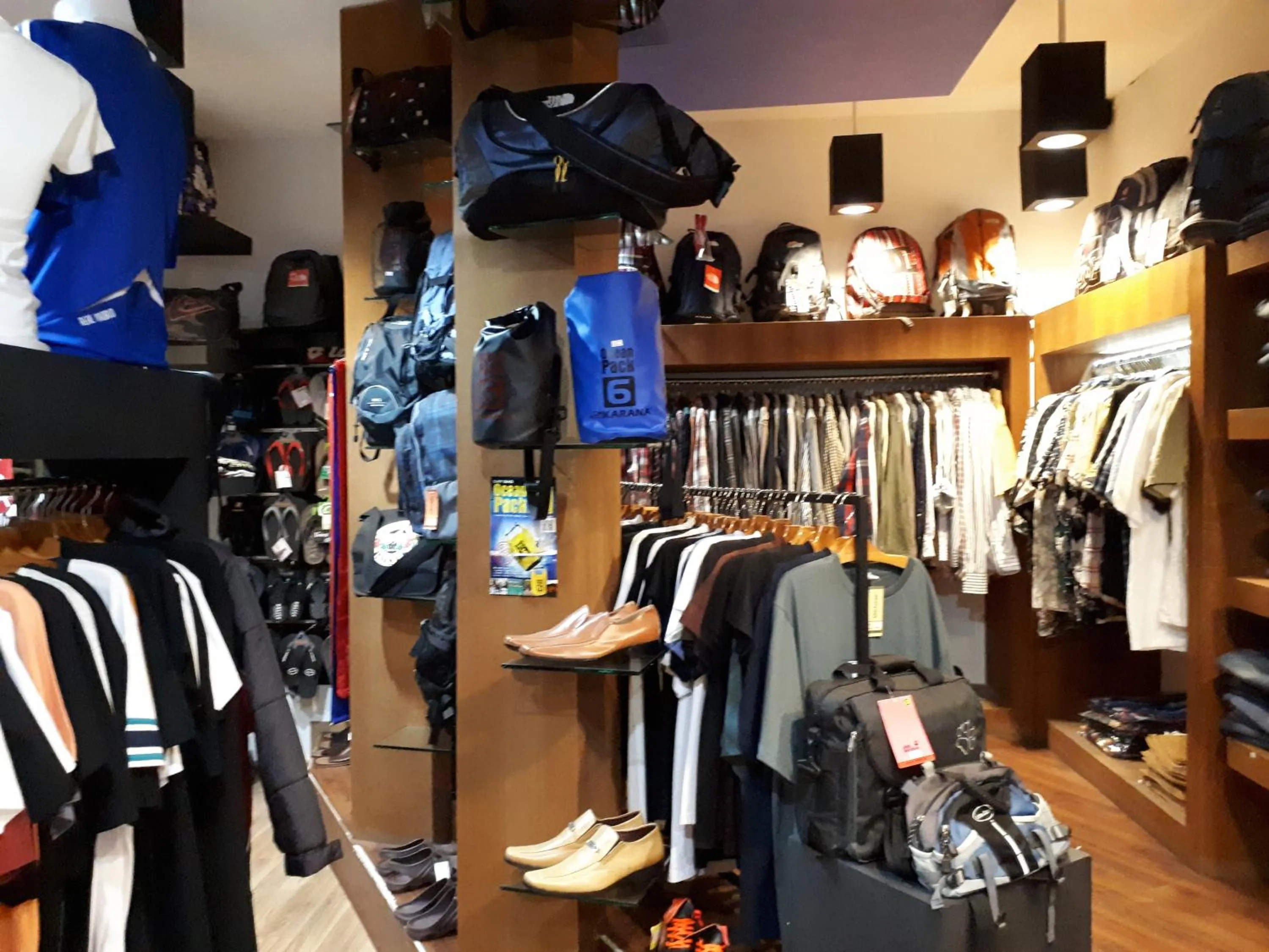 On-site shops in Beach Cottage