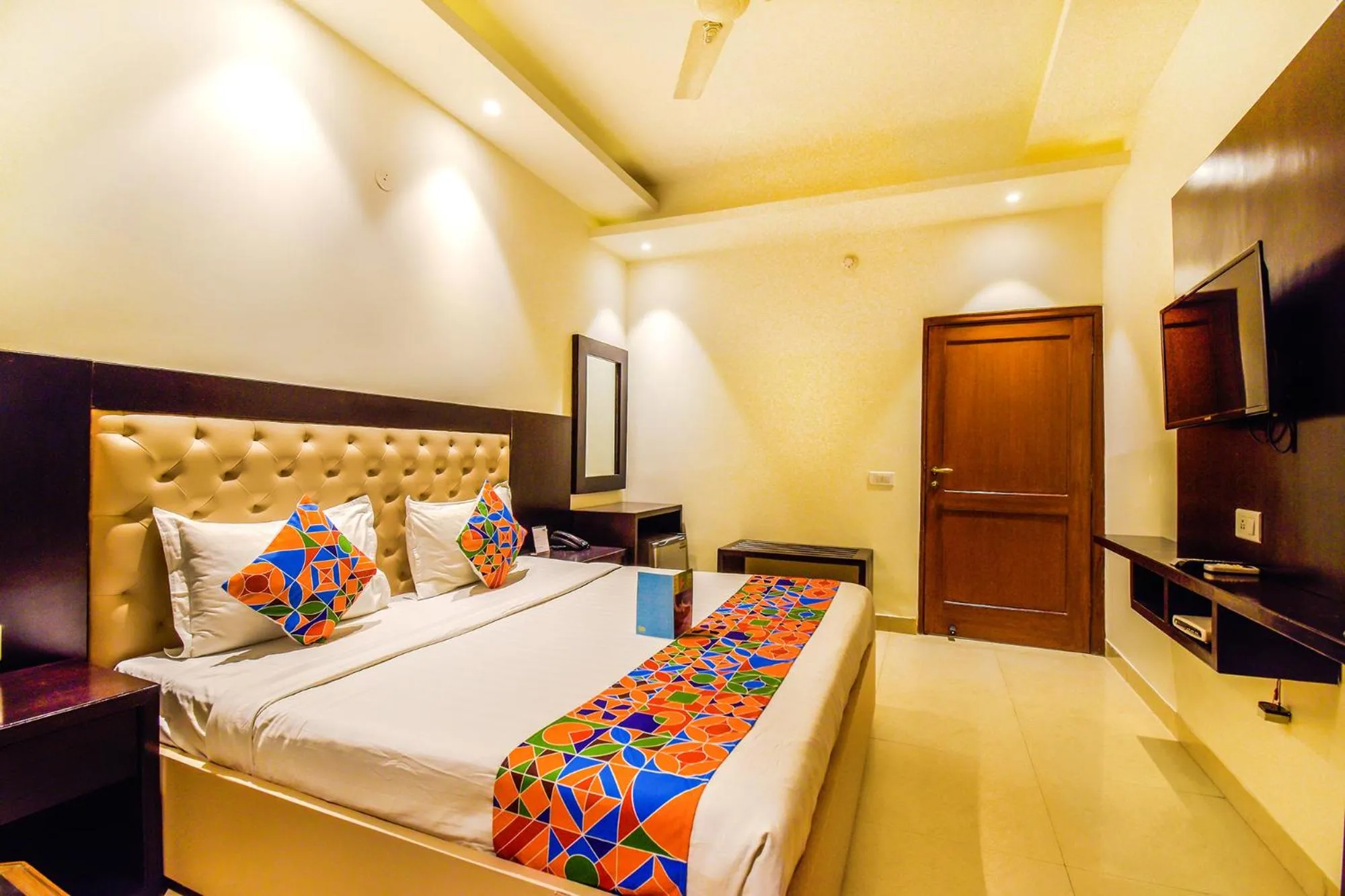 Bedroom, Bed in Hotel Le Golden