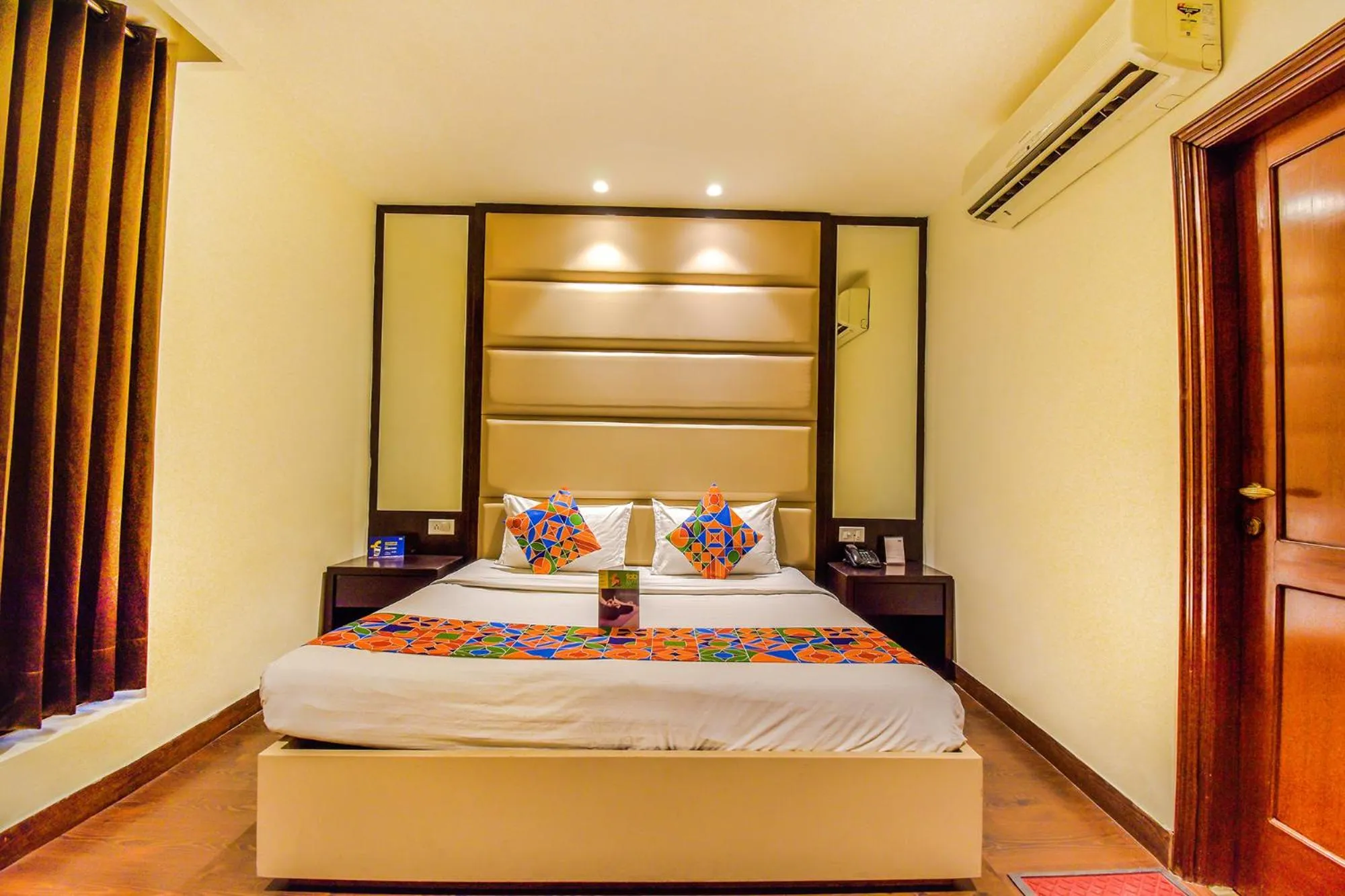 Bedroom, Bed in Hotel Le Golden